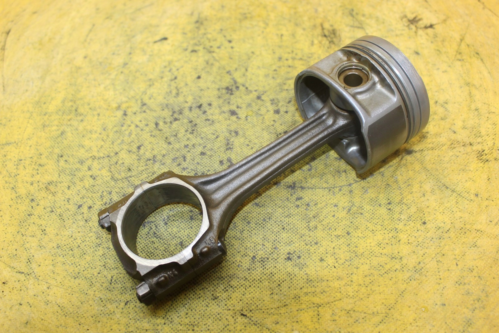 TŁOK KORBOWÓD KORBA PASSAT B5 1.6 8V AHL 81L35 058