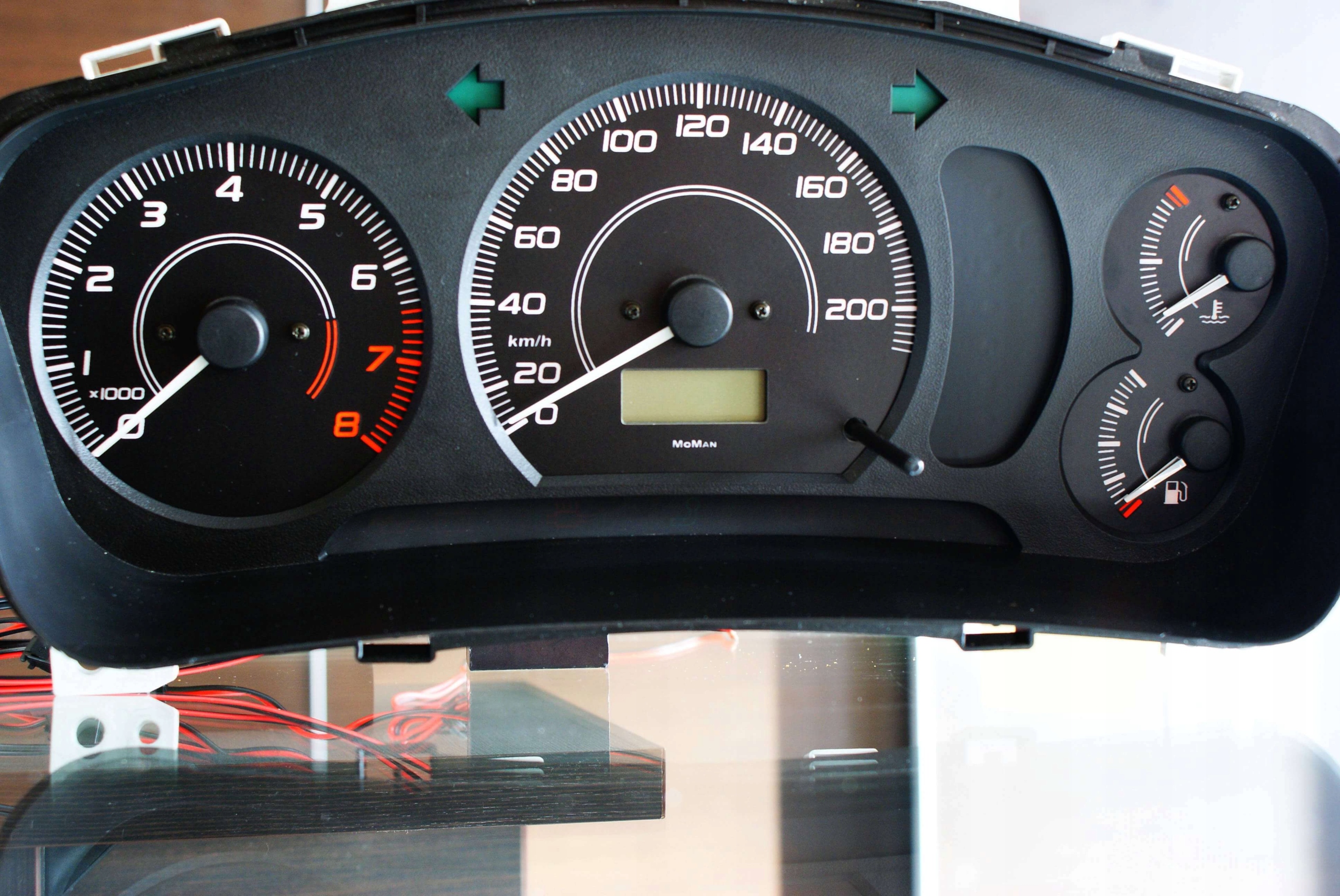 Mitsubishi Colt CJ0 96-03 Tarcze INDIGLO wzór 1 Producent Moman