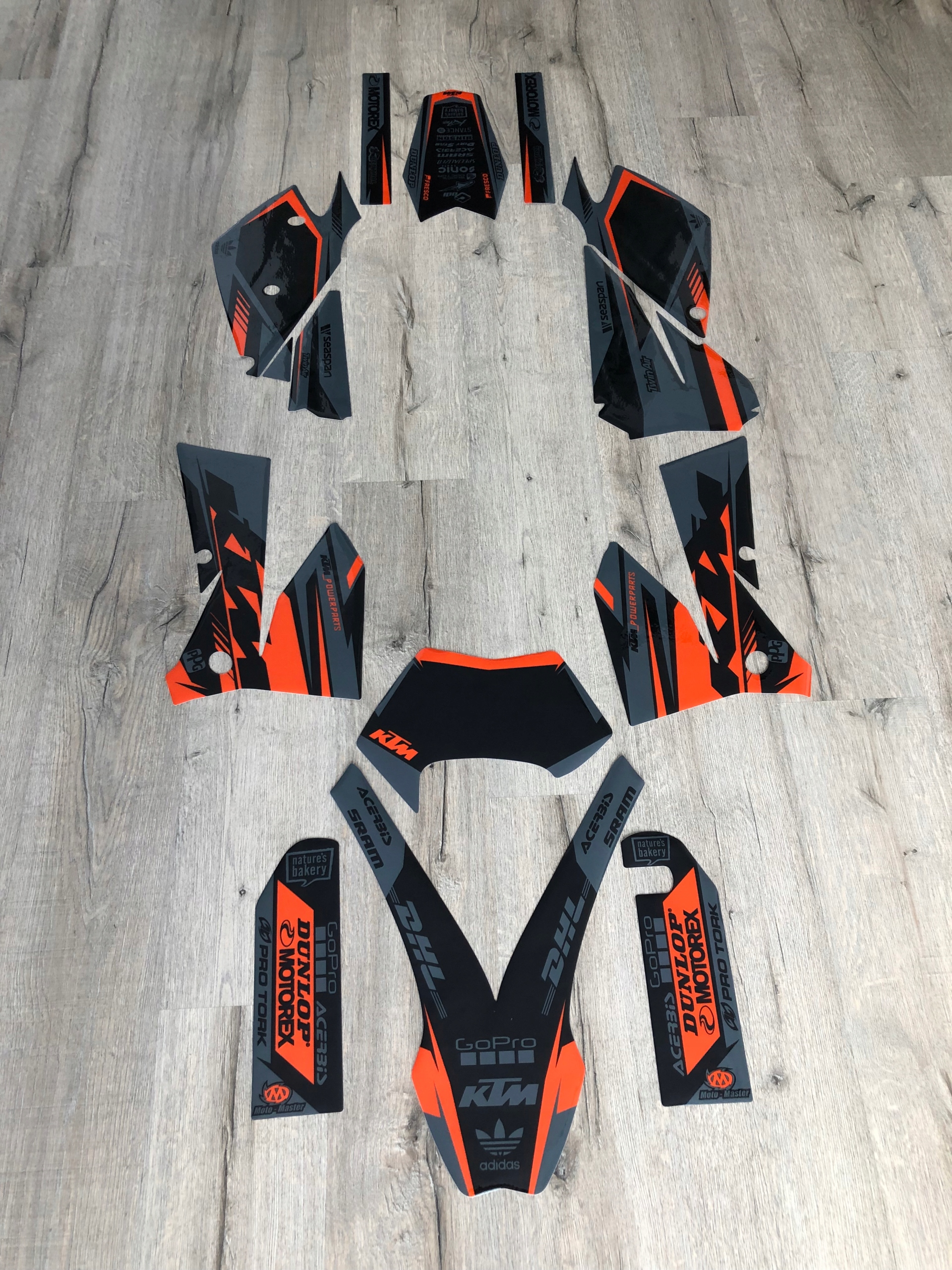 Ktm Exc 05-07 čierna Factory dýha Cubamoto