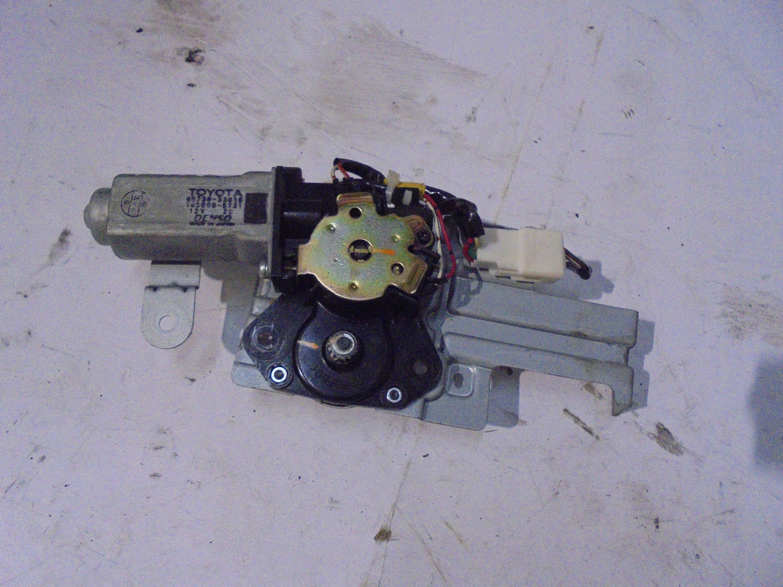 ДВИГУН ЛЮКА TOYOTA RAV 4 II FL