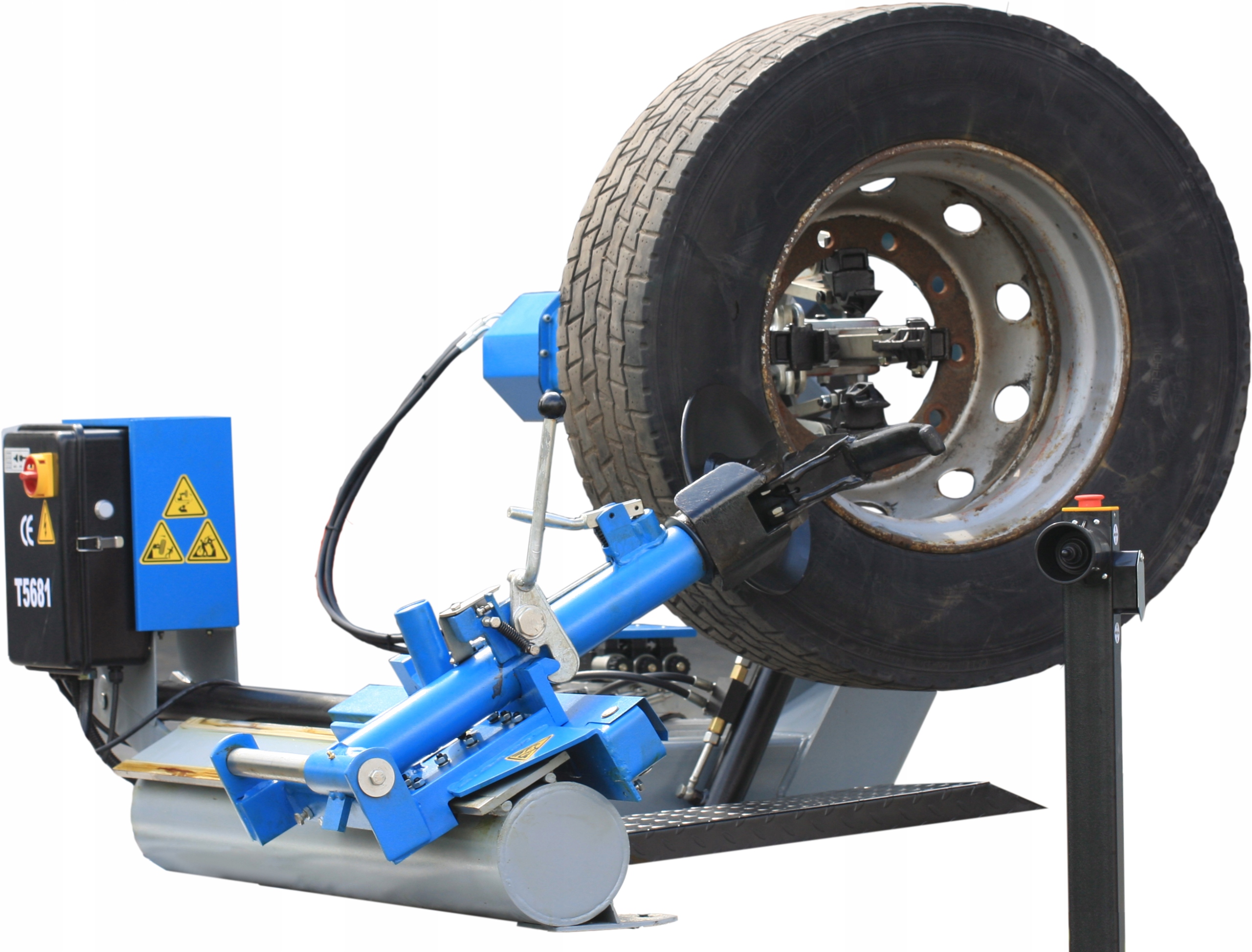 Установка колес для грузовых шин WULCAR