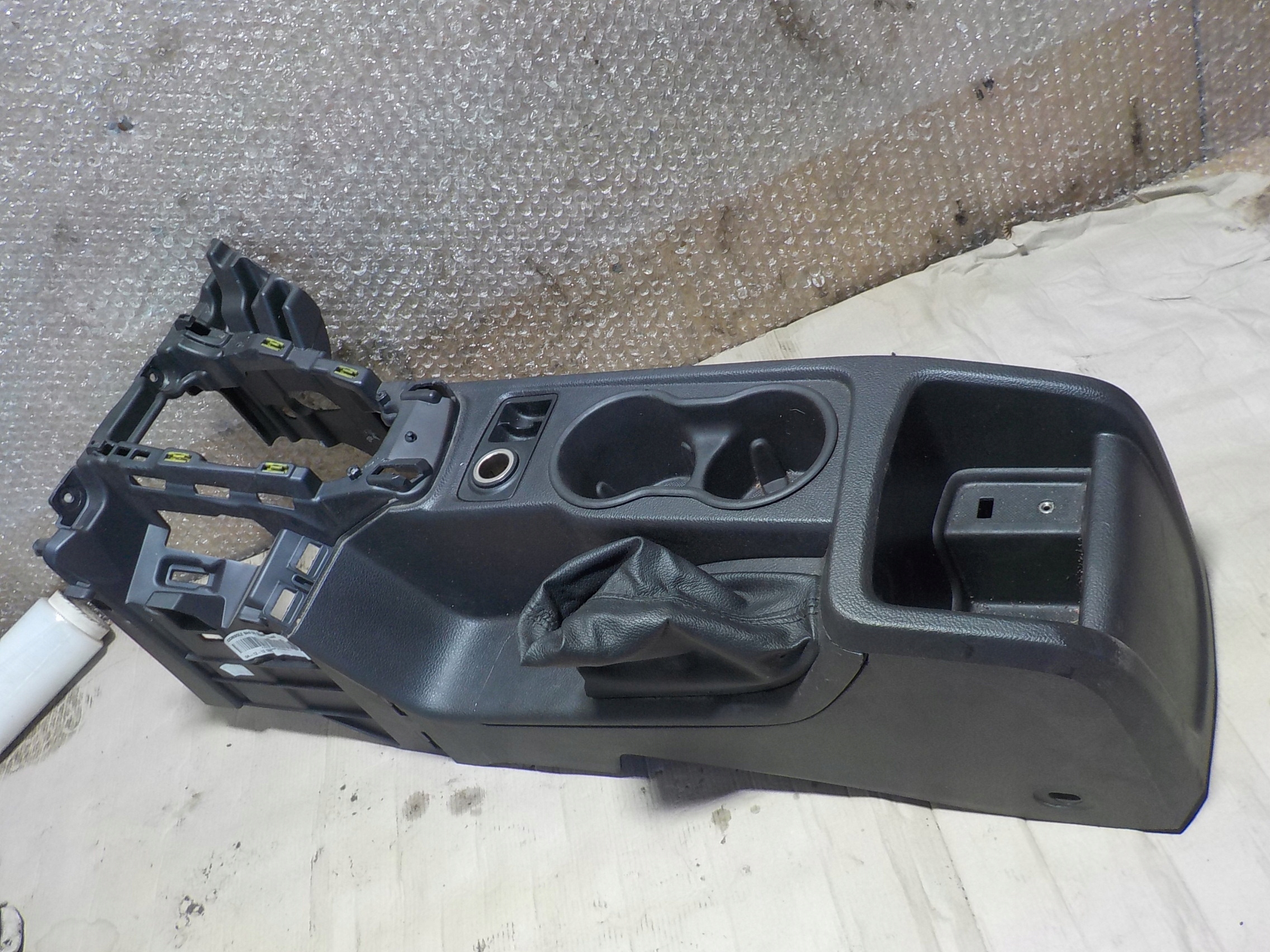 ЦЕНТРАЛЬНИЙ ТУНЕЛЬ FOCUS MK3 1.6