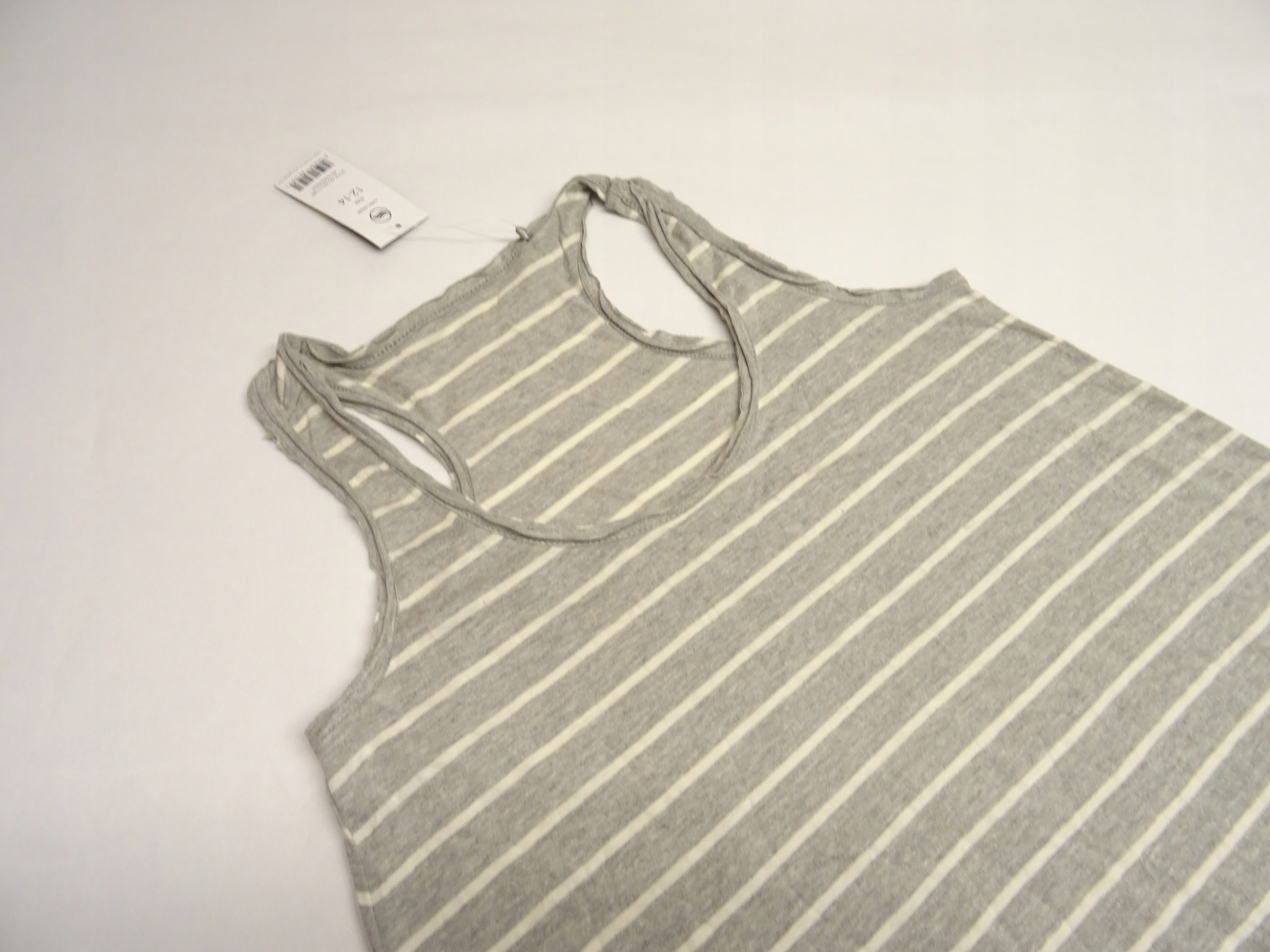 KOSZULKA GEORGE 40-42 NOWA Cechy dodatkowe brak