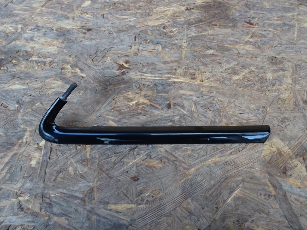 AUDI Q3 8U 11 18 LISTWA SZYBY TYL TYLNEJ PRAWA