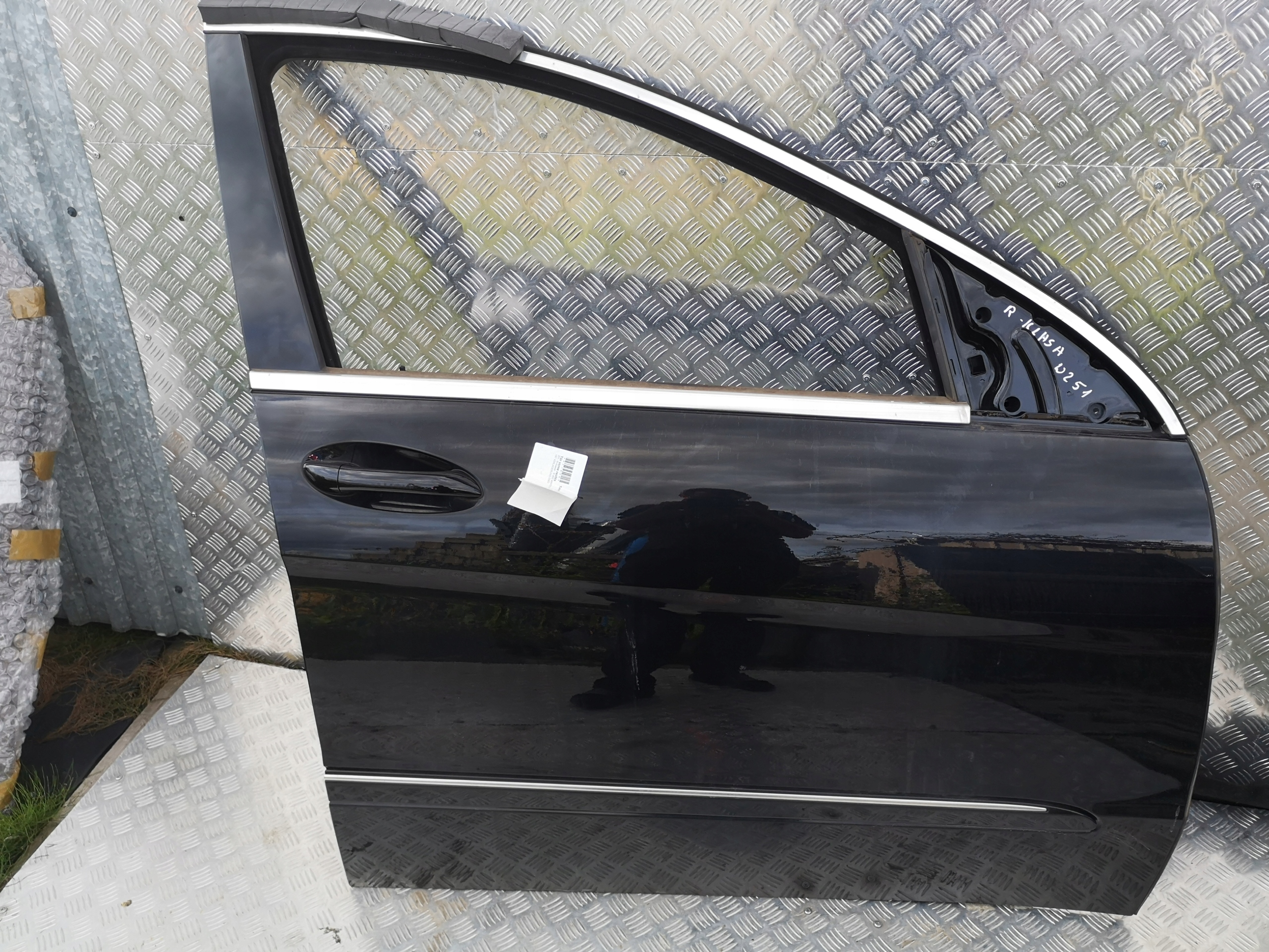 MERCEDES R-KLASA W251 LIFT LONG DRZWI PRAWE PRZÓD Kolor czarny