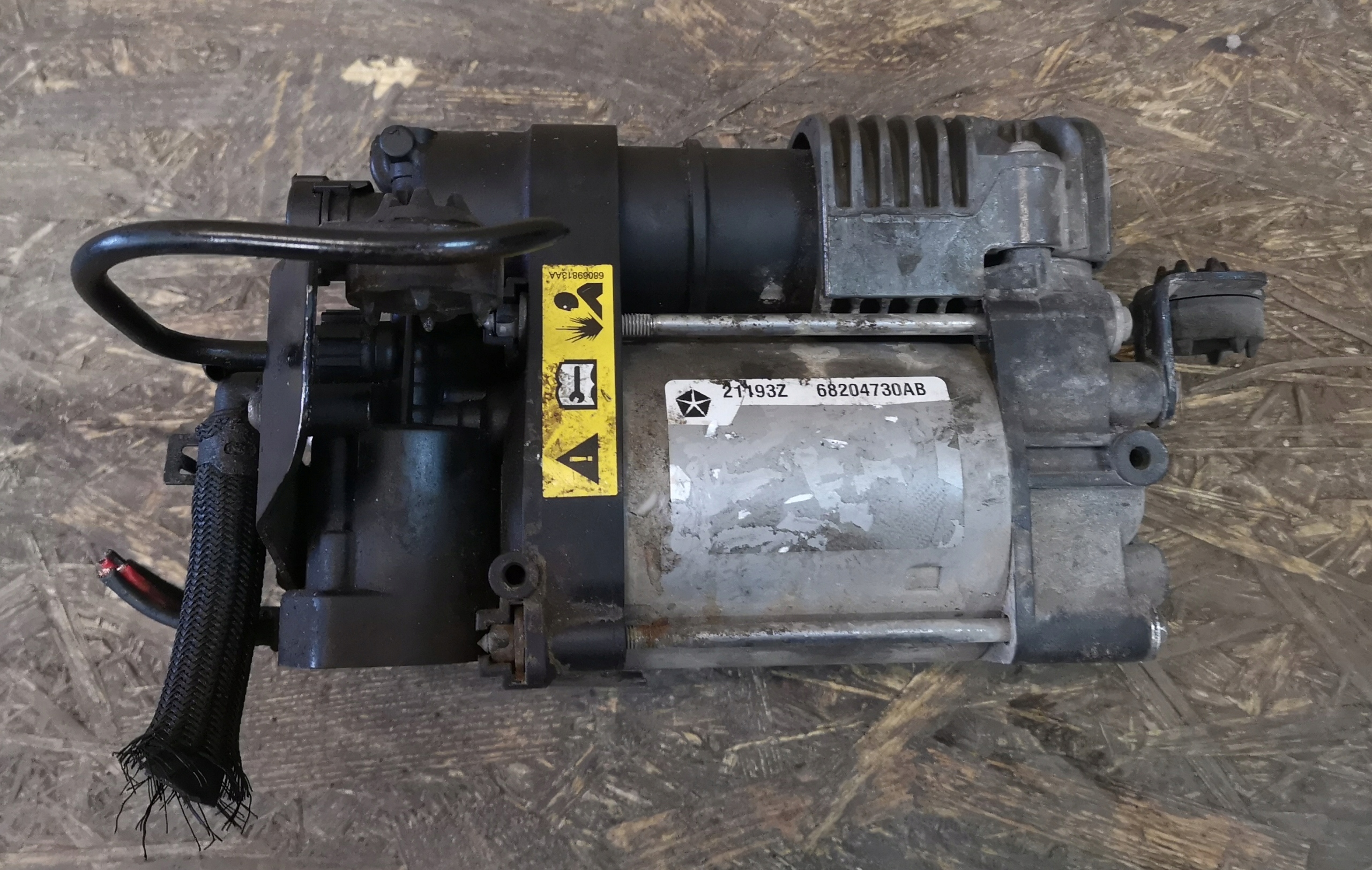 KOMPRESOR ZAWIESZENIA JEEP GRAND CHEROKEE WK2 LIFT