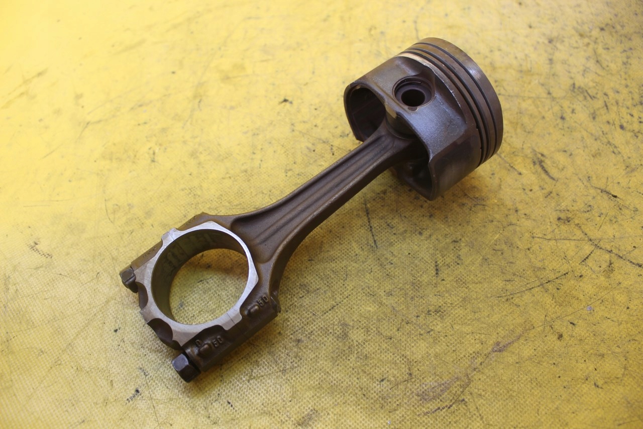 TŁOK KORBOWÓD KORBA VW PASSAT B5 1.8 B AVV 027B