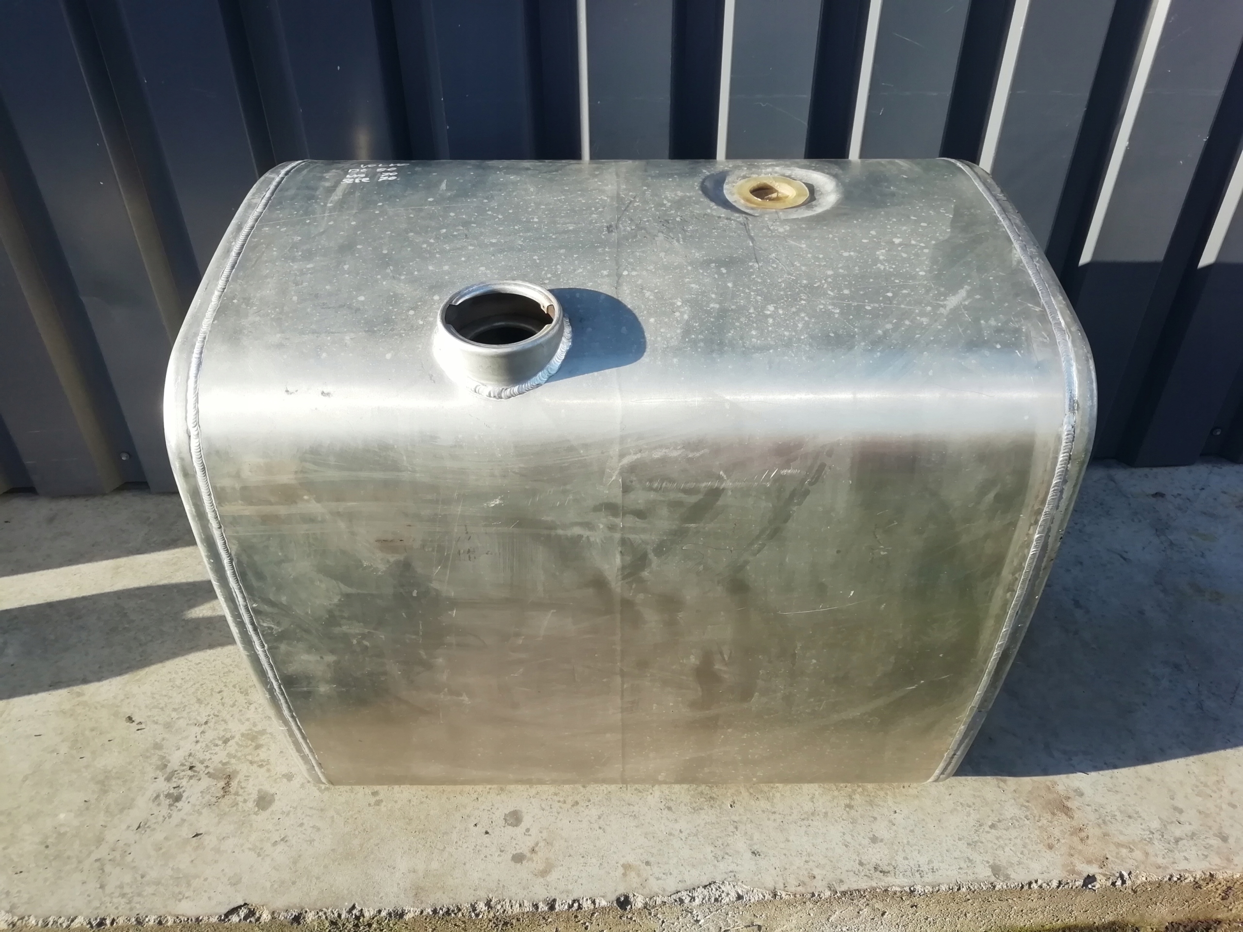 Топливный бак VOLVO FH4 13 80 см 70/70