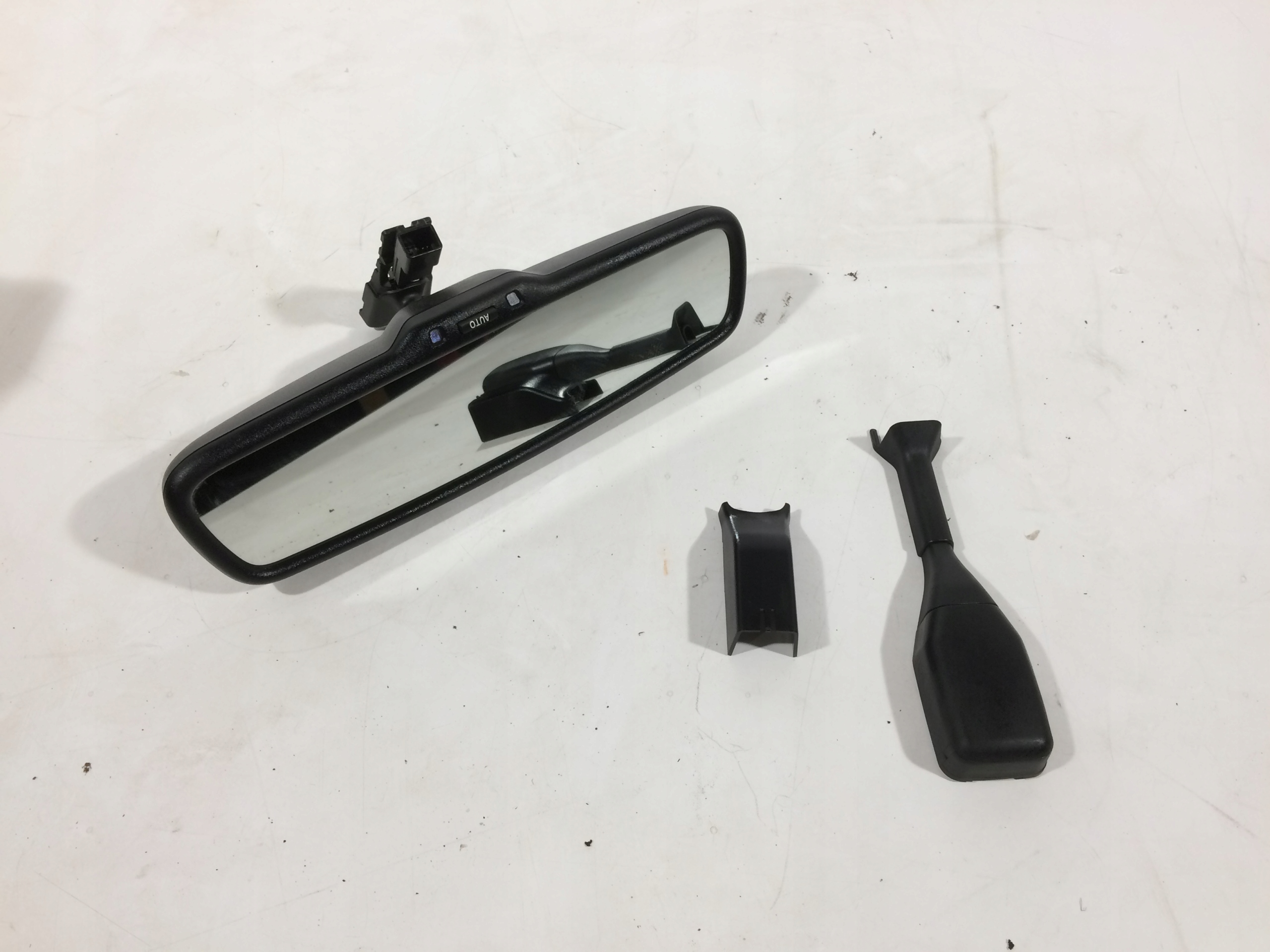 @ LEXUS IS 200T 250 300H LUSTERKO FOTOCHROMATYCZNE