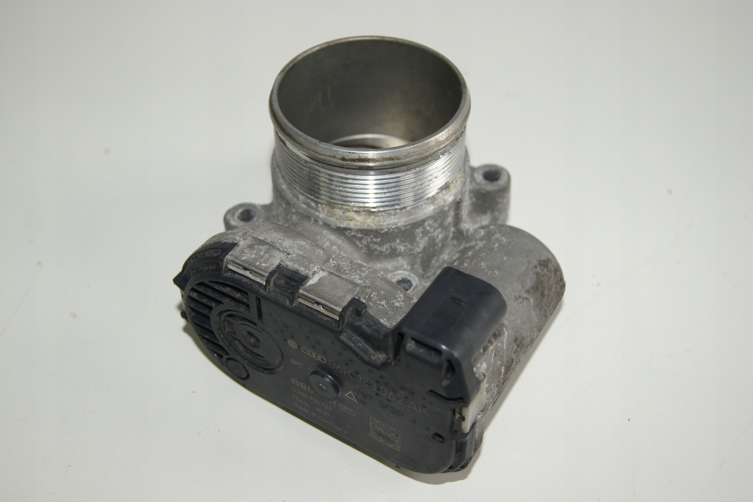 GD POLO 2G 2.0 TSI ДРОСЕЛЬНА ЗАСЛІНКА 06K133062AK