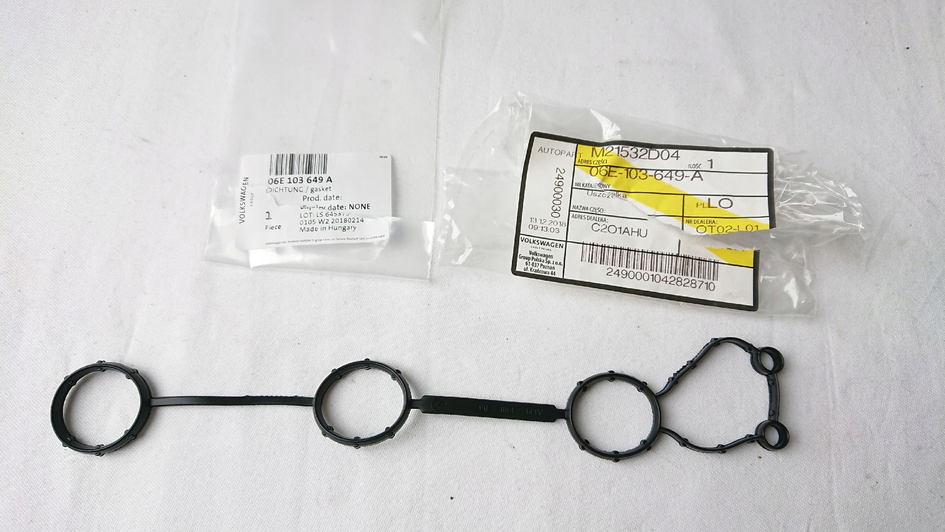 USZCZELKA POKRYWY ZAWORÓW AUDI A6 C6 2.4 3.2 FSI ŚWIEC 4-6