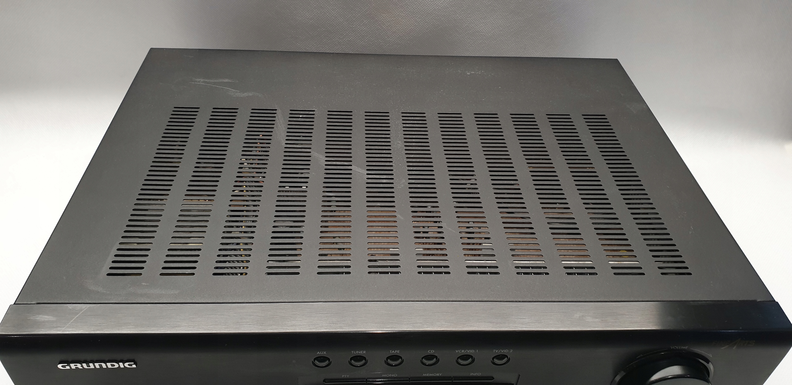 AMPLITUNER GRUNDIG R-21 System dźwięku 2.0