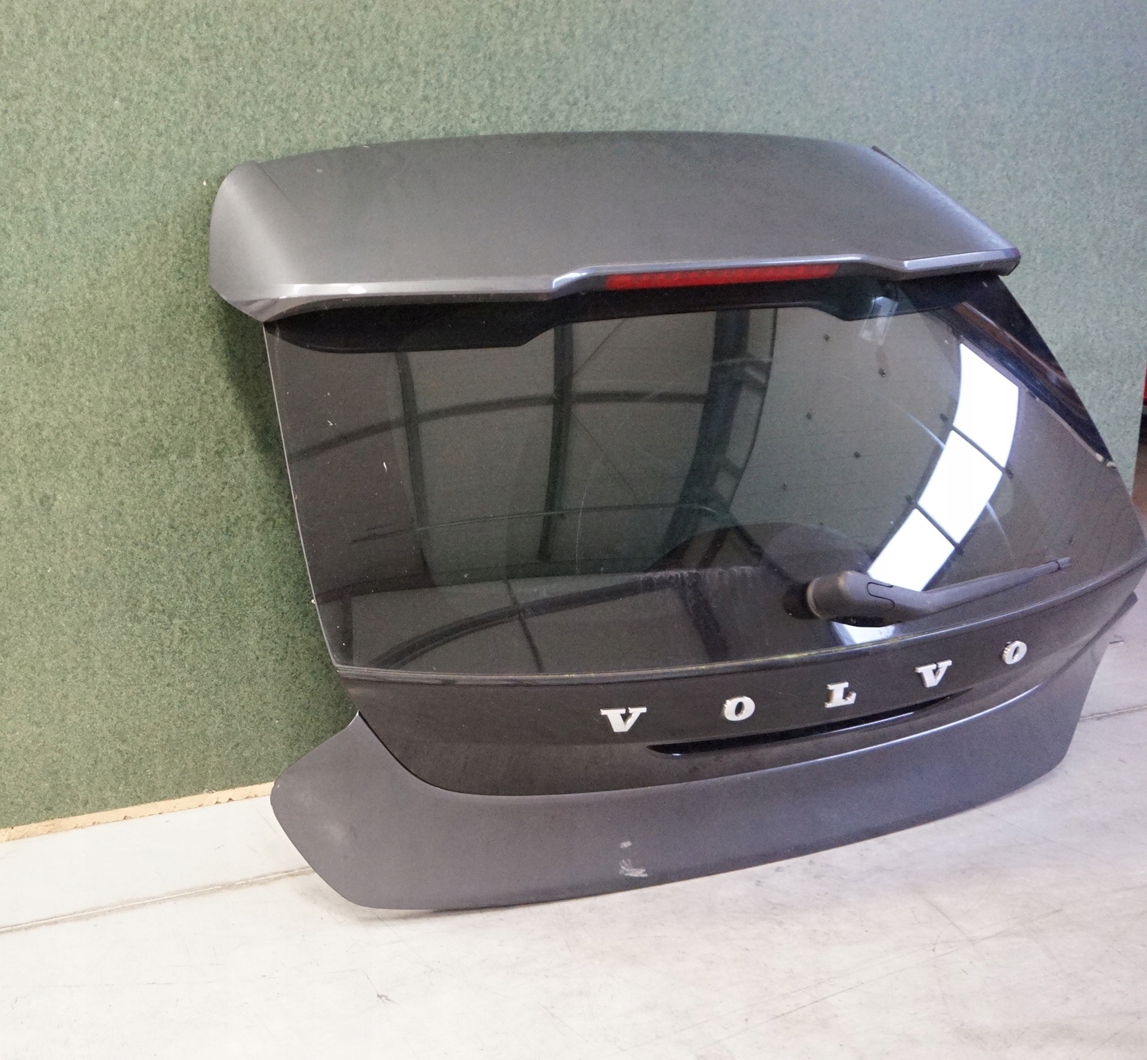 KLAPA BAGAŻNIKA VOLVO V40 V40CC 455 452 714 I INNE Producent części Volvo OE