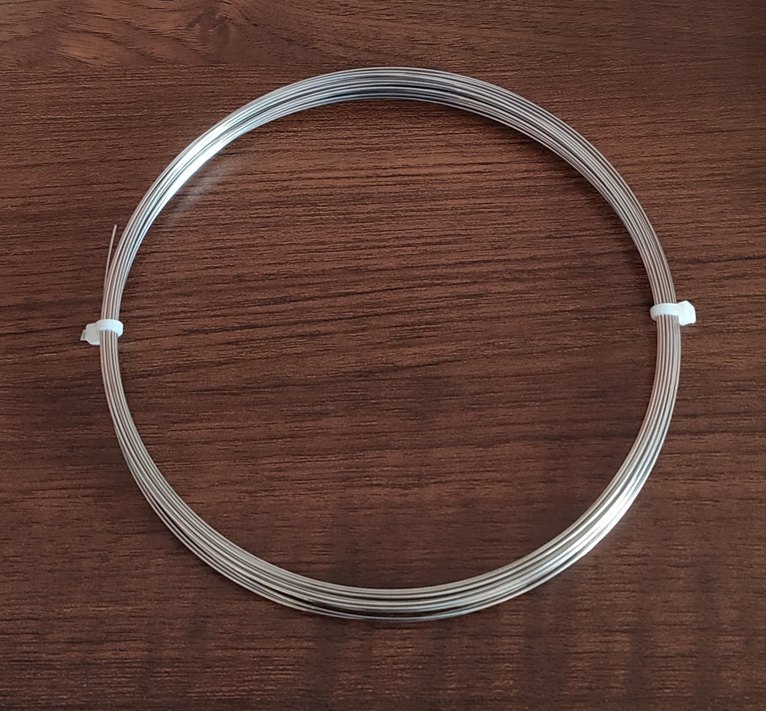 DRUT NIERDZEWNY 0,6 MM -10 METRÓW