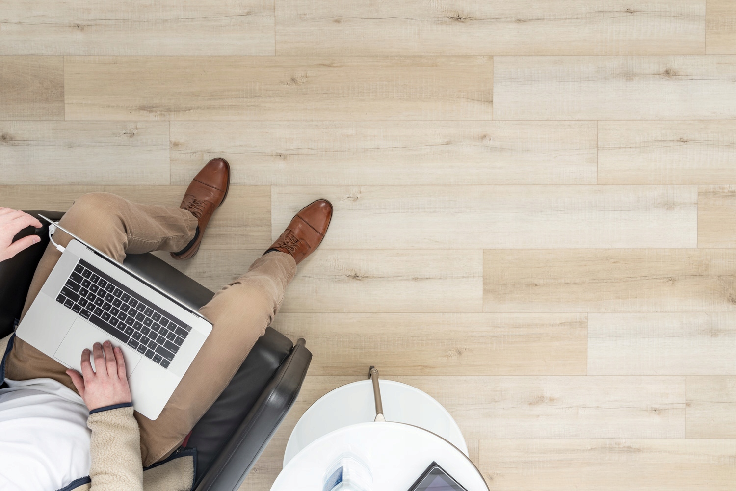 Panele winylowe 100% wodoodporne na click Sosna Kolekcja Livanti