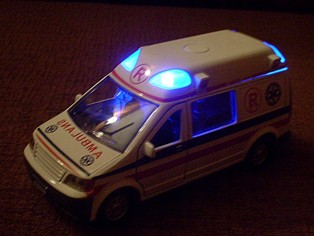 auto metalowe z dźwiękiem AMBULANS HKG004 — 10