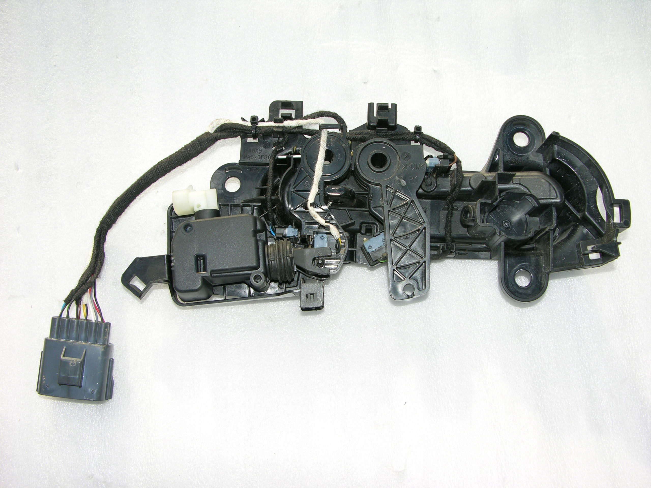 JAGUAR F TYPE KLAMKA ZEWNETRZNA PRAWY PRZOD EUROPA Installation side Right front