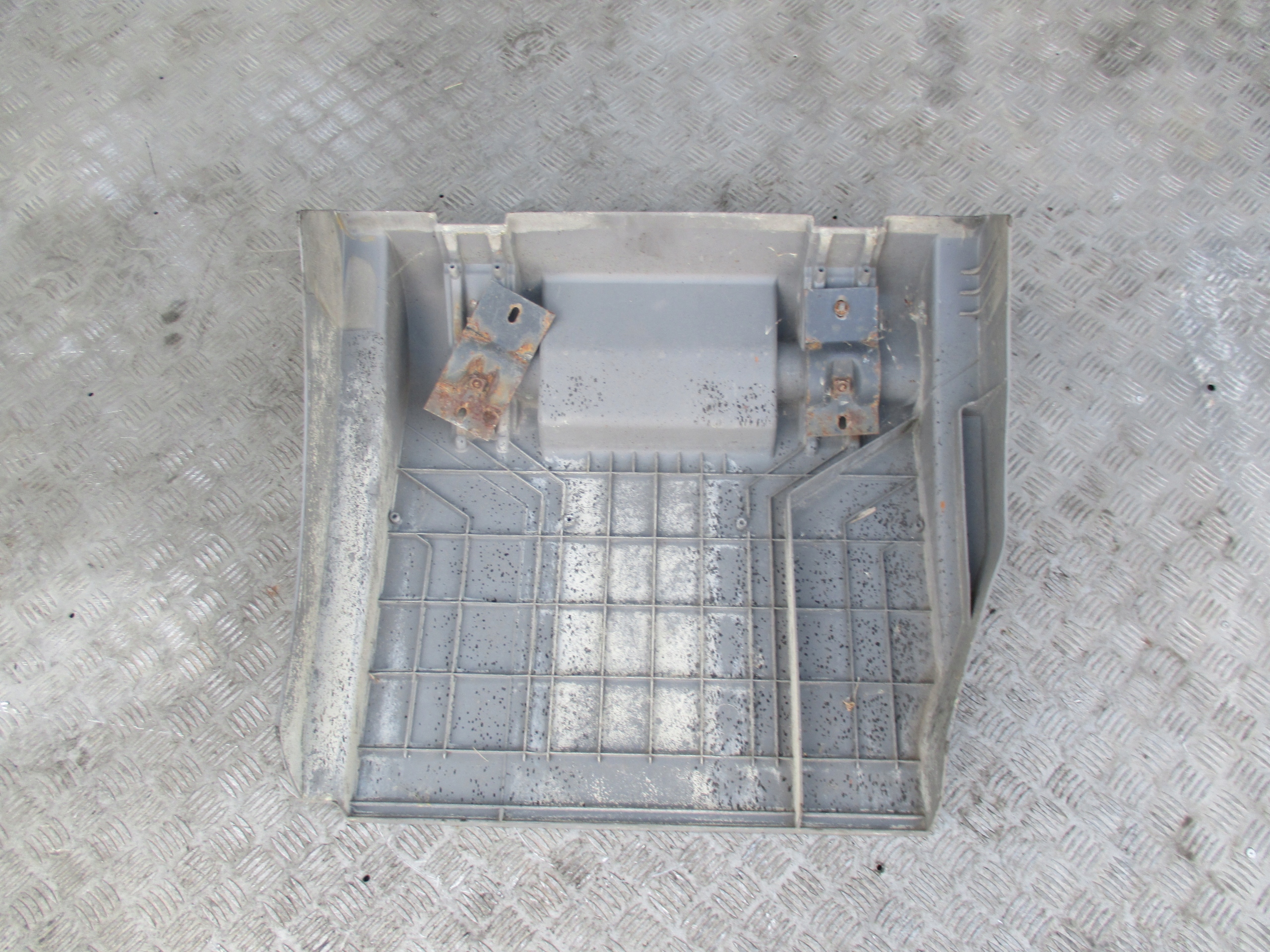 A9305200019 - БРЫЗГОВИК ПЕРЕДНИЙ ПРАВЫЙ AXOR MP II 05-2010 R