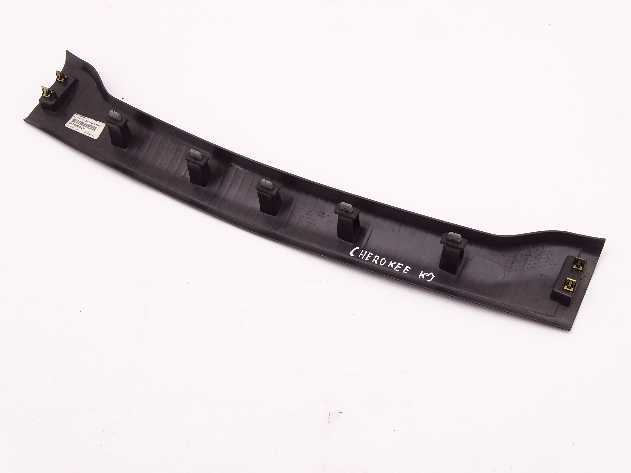 JEEP CHEROKEE KJ 01-08 OSŁONA PROGU BAGAŻNIKA Numer katalogowy części 5GE73