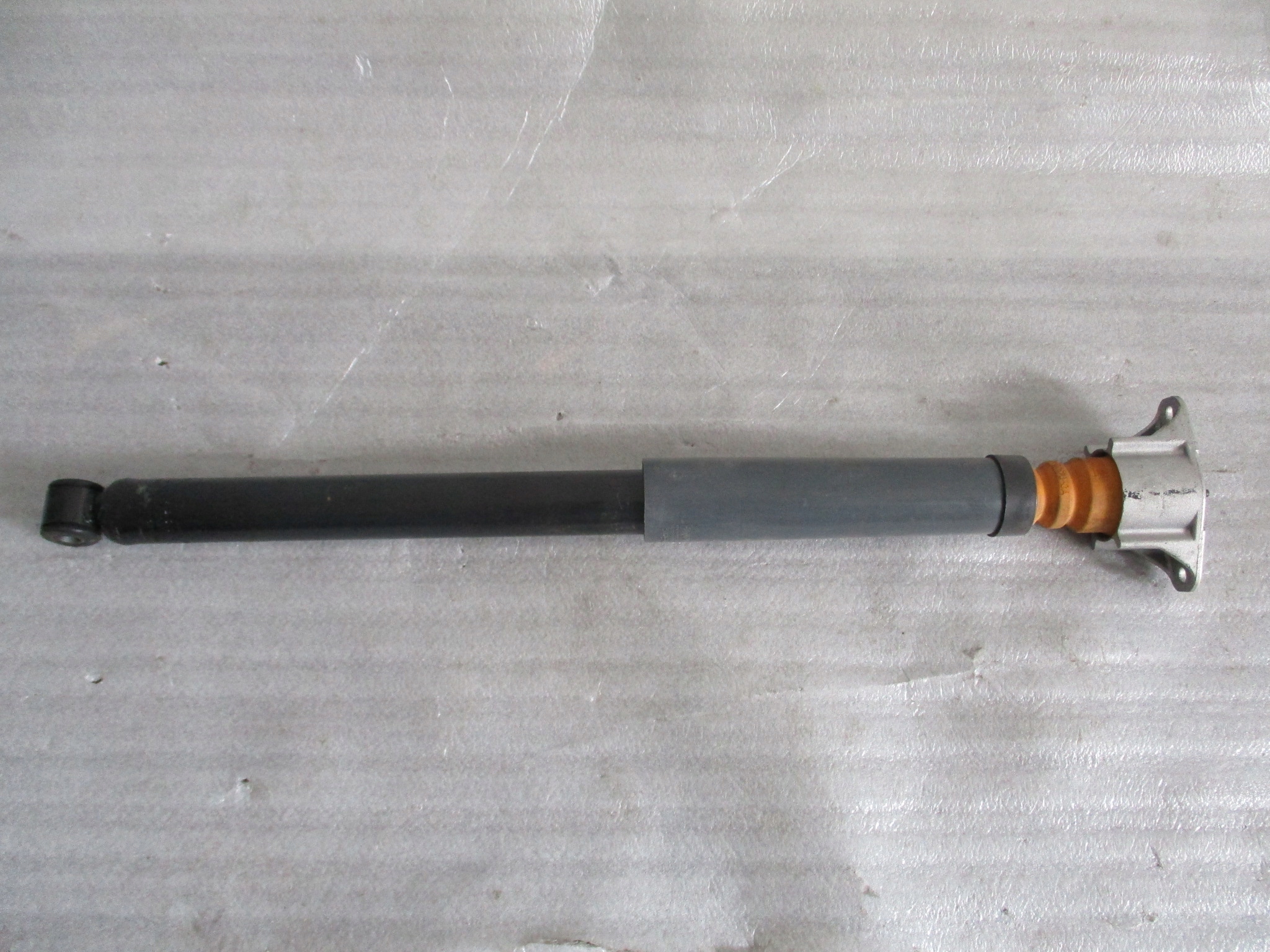 AMORTYZATOR PRAWY TYŁ TYLNY VOLVO S40 V50 C30 C70