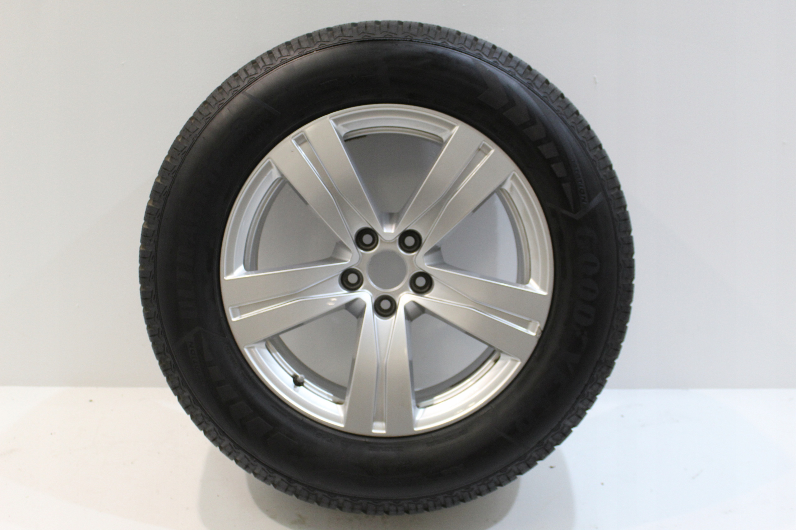 VW TIGUAN II КОЛО ЛИТЫЕ ДИСКИm0601025a 2250r18