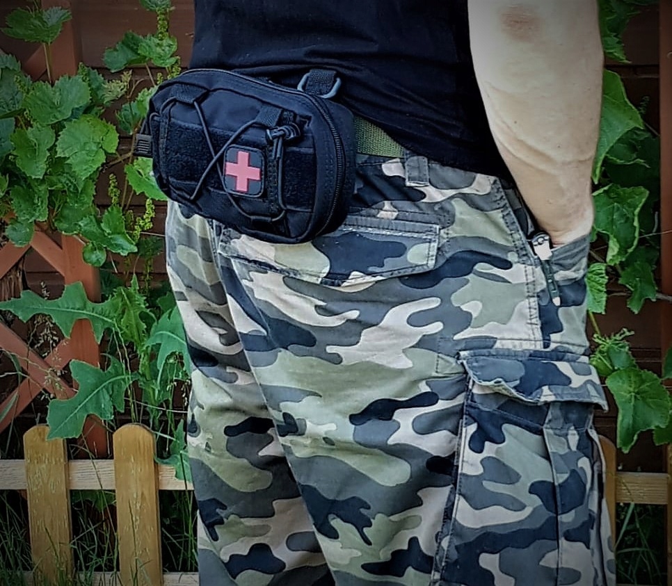 SASZETKA WOJSKOWA KIESZEŃ ZASOBNIK POKROWIEC MOLLE Rodzaje kieszonek miejsce na dowód rejestracyjny miejsce na klucze miejsce na paszport miejsce na telefon uchwyt na długopis