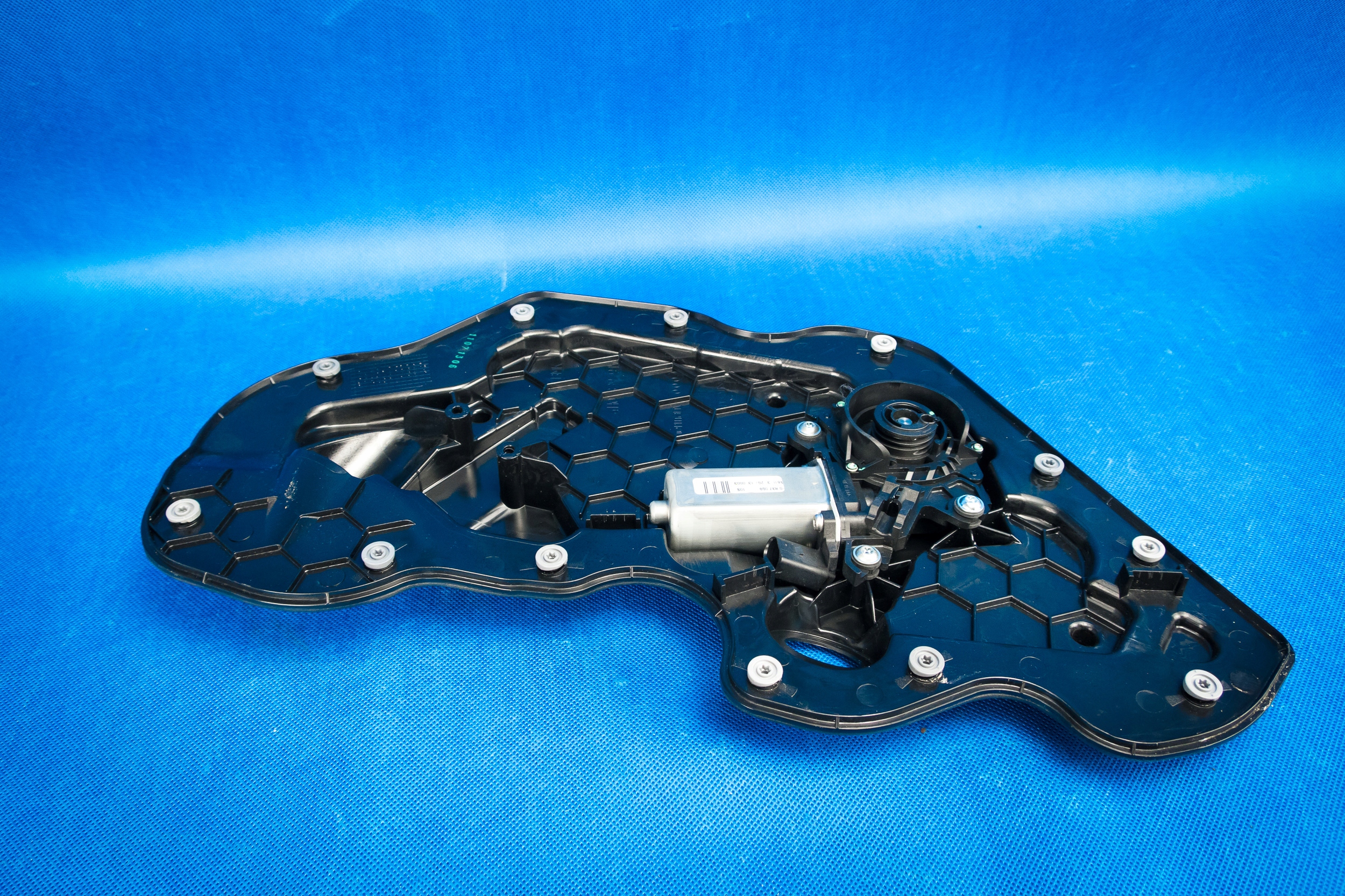 engine dociagu door Audi A6 A7 A8 S8 4H 4F0837059