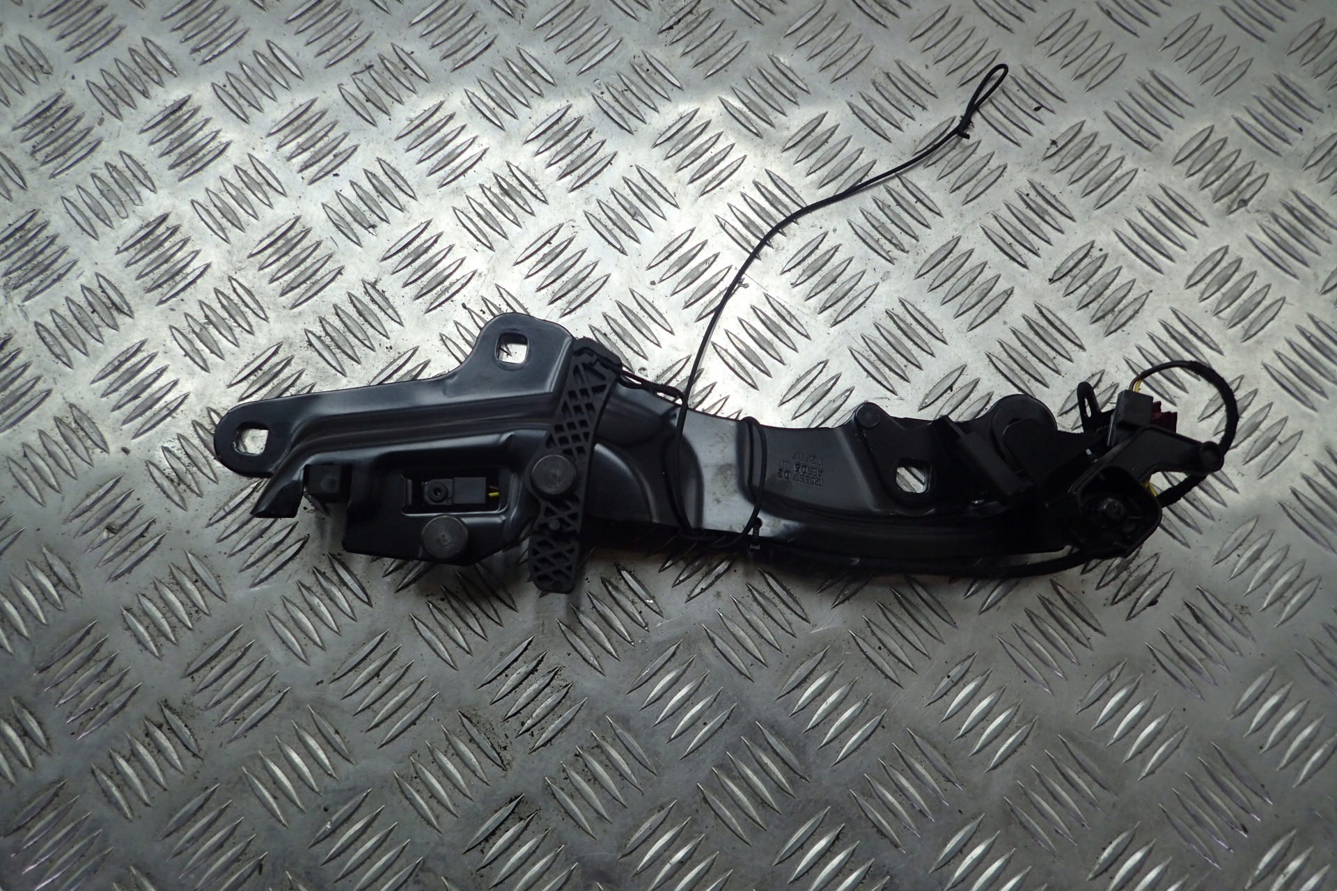 MERCEDES C W205 CABRIO ZAWIAS DACHU A2057501900