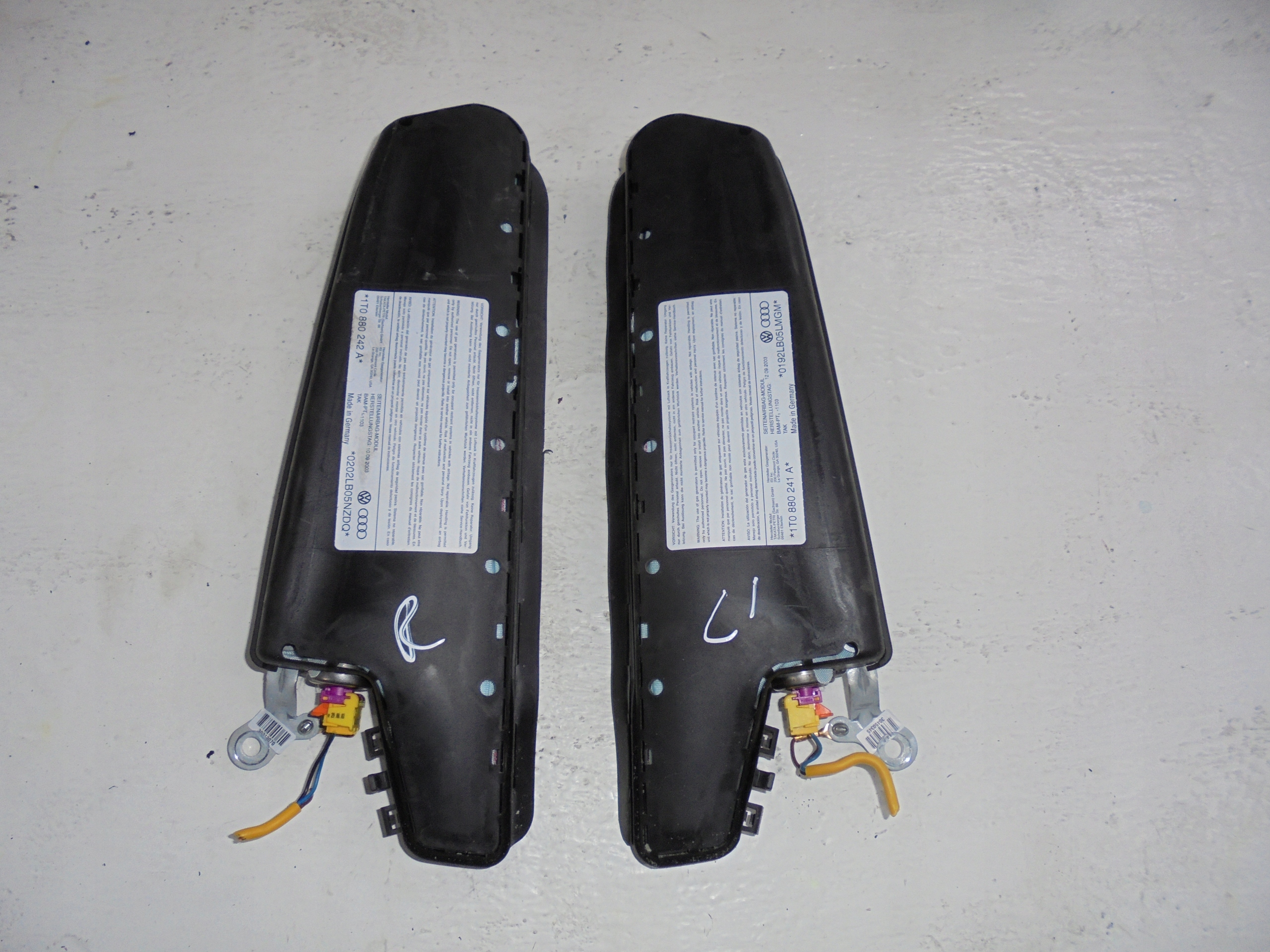 подушка кресло Audi OE 1T0880242A