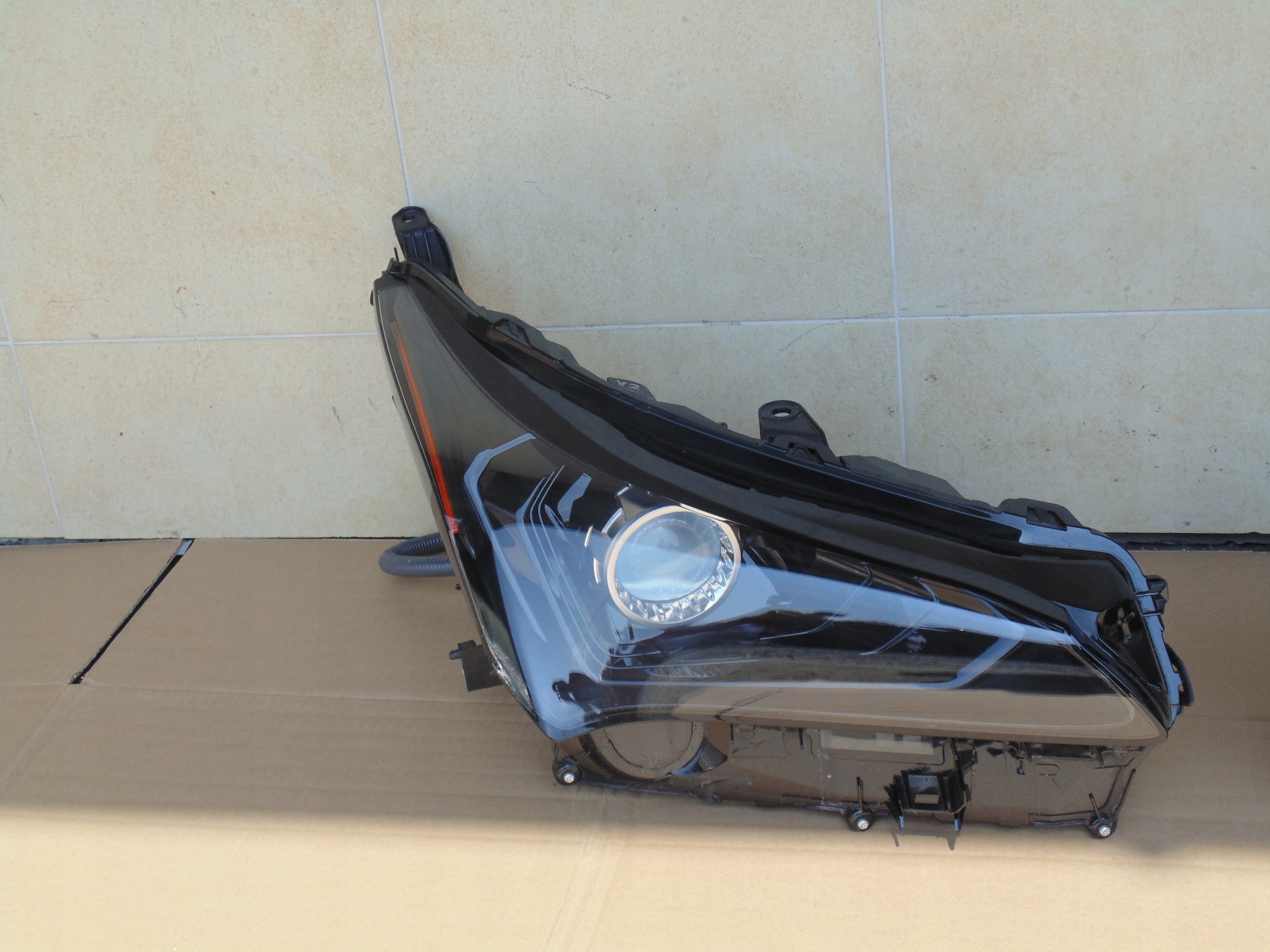 LAMPA LAMPY LEWA PRAWA LED LEXUS NX300 LIFT 2018 Strona zabudowy lewe + prawe