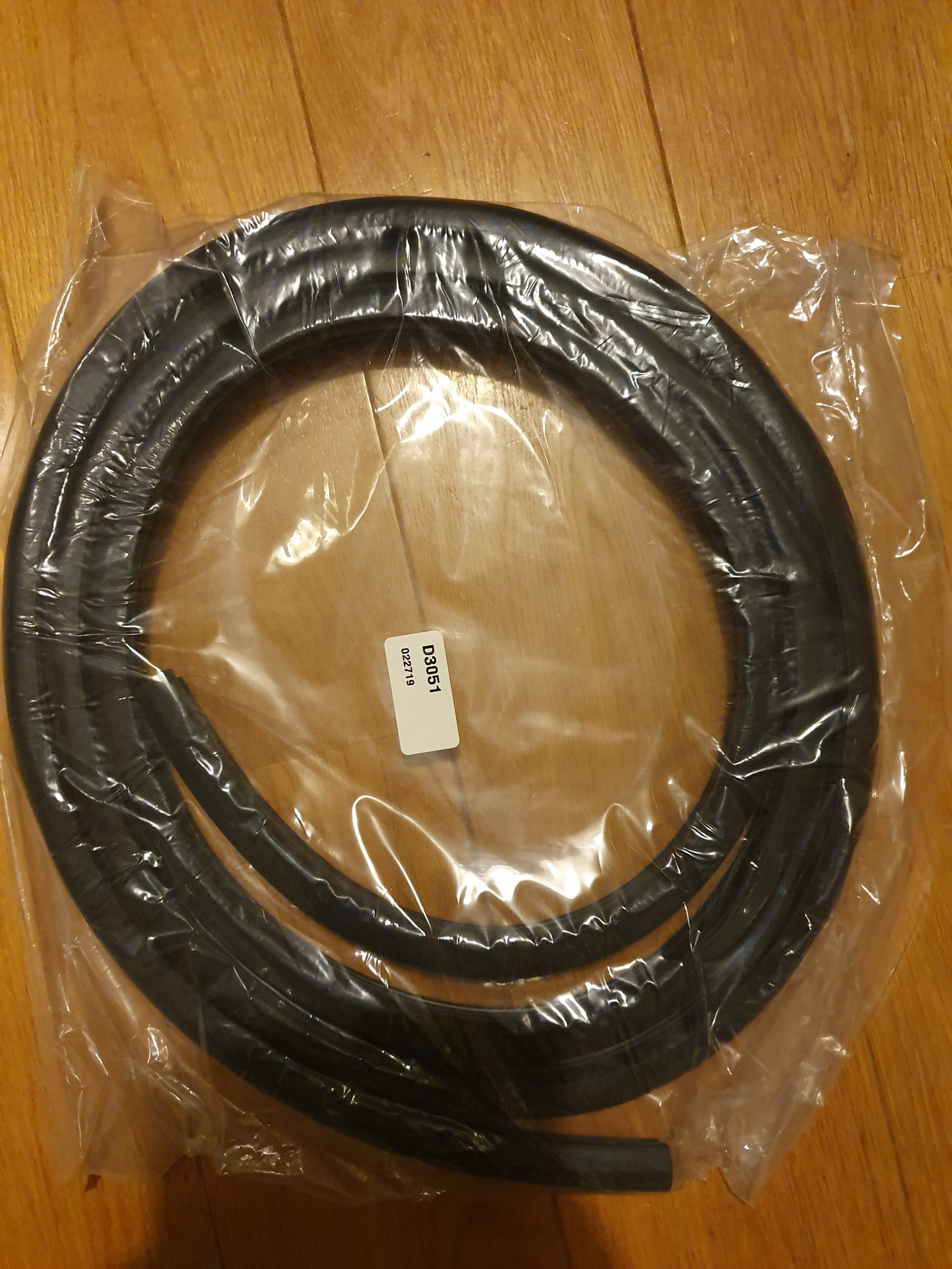 USZCZELKA DRZWI JEEP CHEROKEE XJ 1997 2001 NOWA Part number D3051