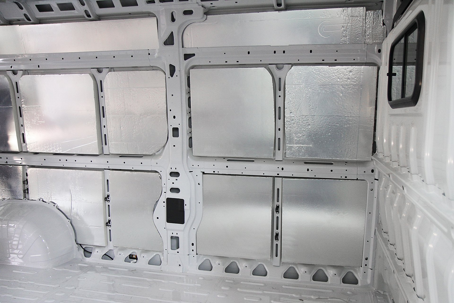 WYGŁUSZENIE DOCIEPLENIE BUSA Sprinter Crafter L2H2 Producent części Inny