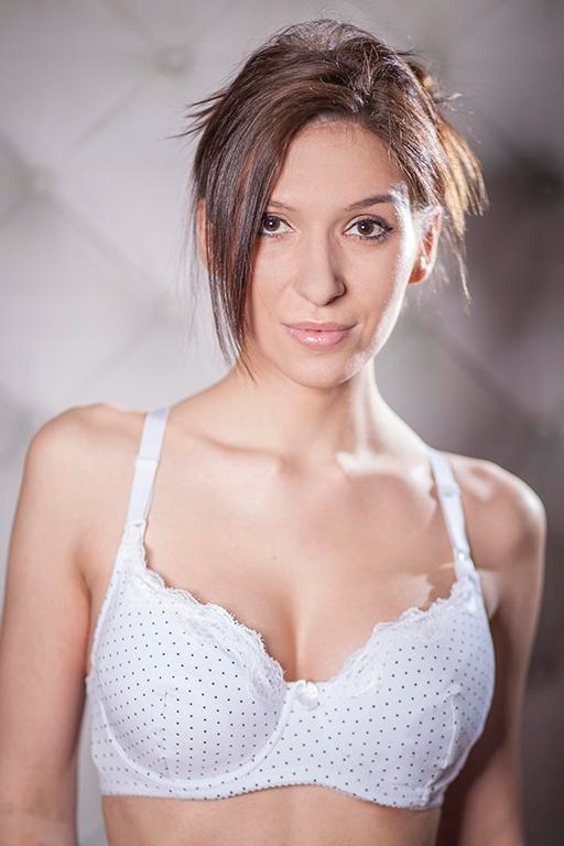 80C BIUSTONOSZ DO KARMIENIA Z FISZBINĄ BAWEŁNA EAN (GTIN) 5906981100065