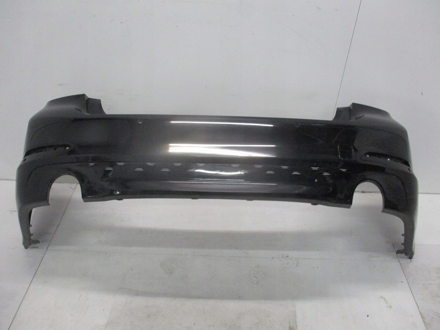bumper BMW 5 G30 below PDC unprotected rear part
