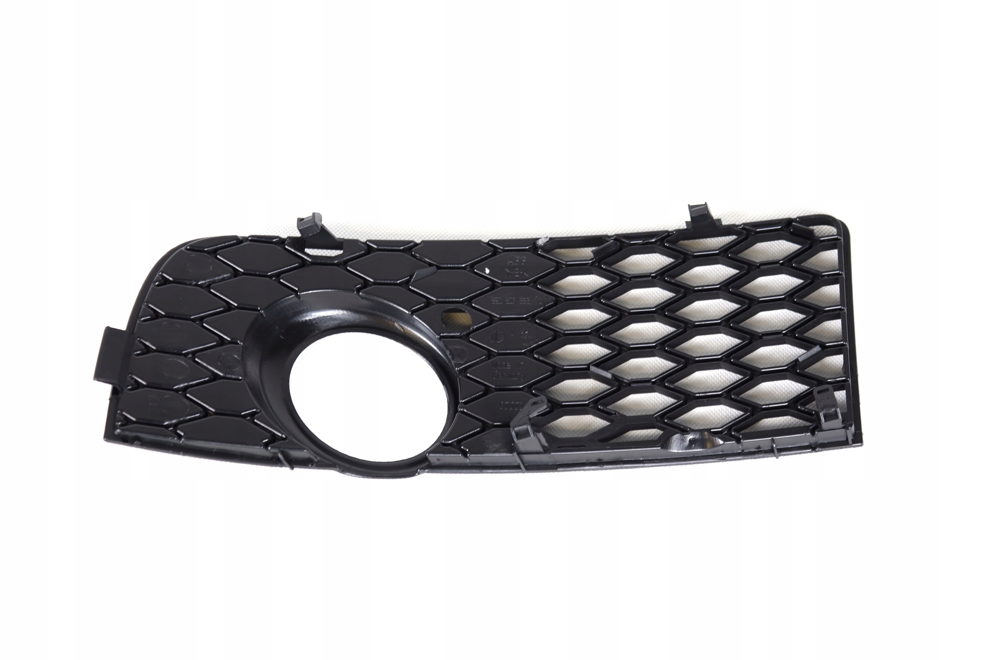 8E0807682C - Решетка заглушка бампера AUDI A4 B6 S-LINE П