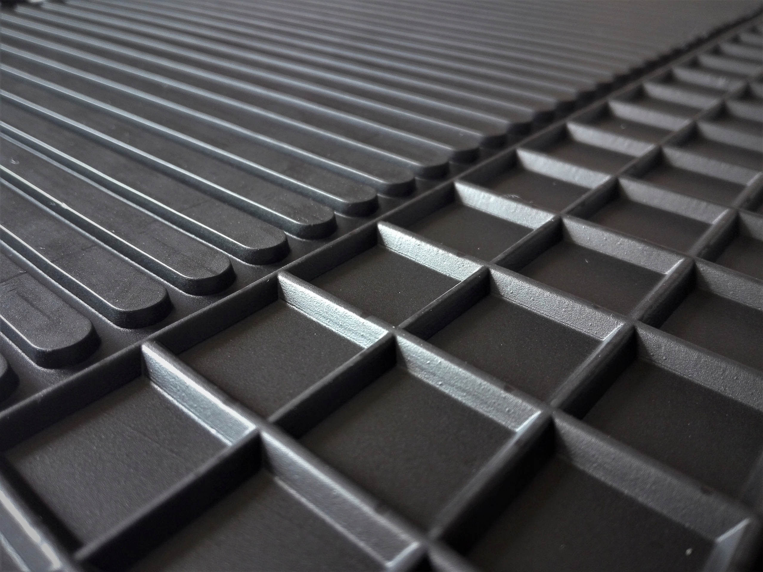 Dywaniki gumowe do KIA SPORTAGE 2 II (2004-2010) ORYGINAŁ Kolor czarny