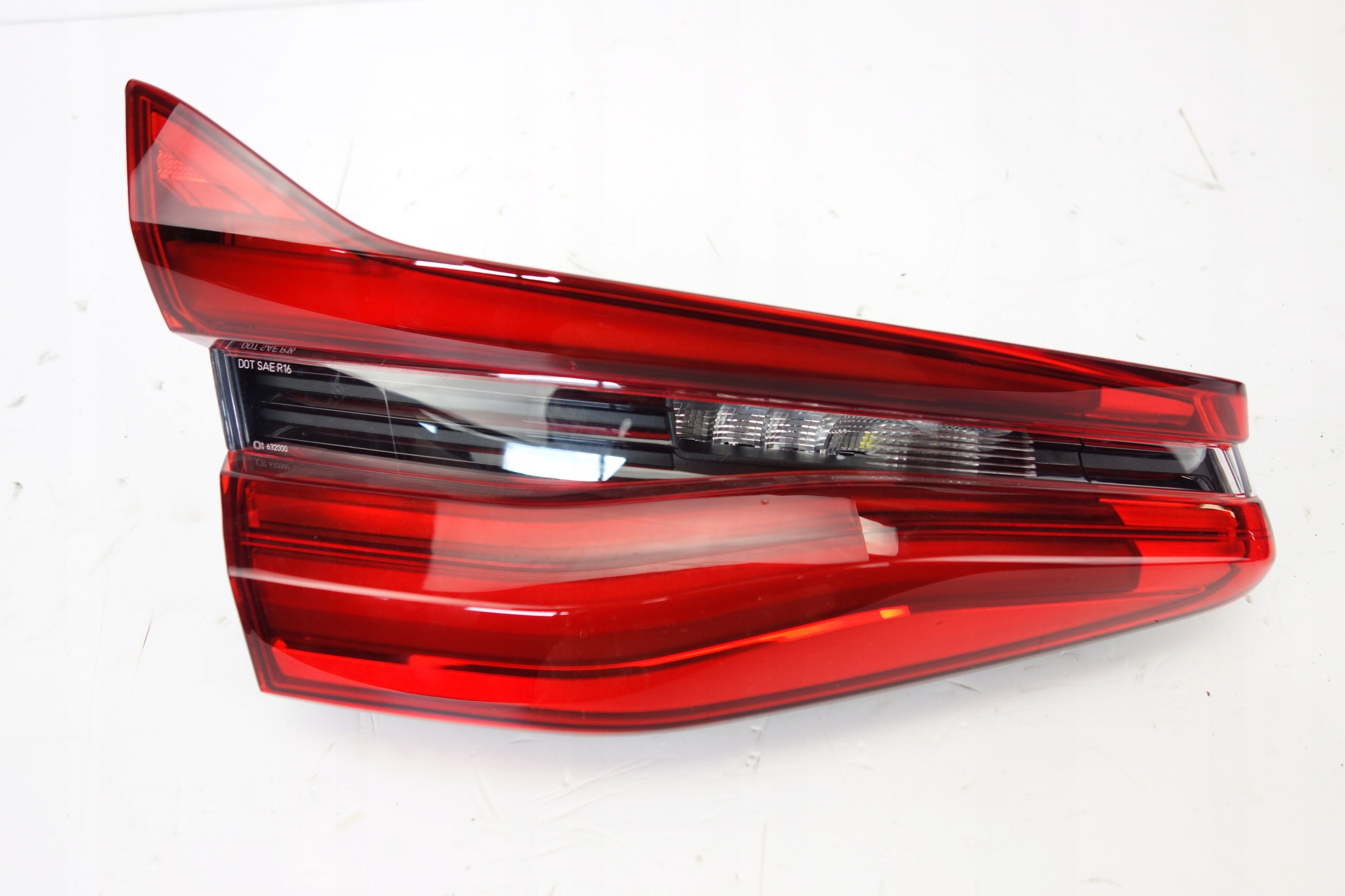 ФАРА ЛІВА ЗАДНЯ LED В ДВЕРІ БАГАЖНИКА BMW G32 9481825