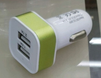 ŁADOWARKA SAMOCHODOWA 12V 24V 2xUSB 2A zapal(1638a Kolor biały