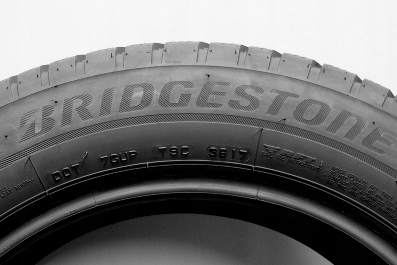 2Z 225/55R17 Bridgestone Blizzak LM001 97H * RSC 0319 7,8 Szerokość opony 225 mm