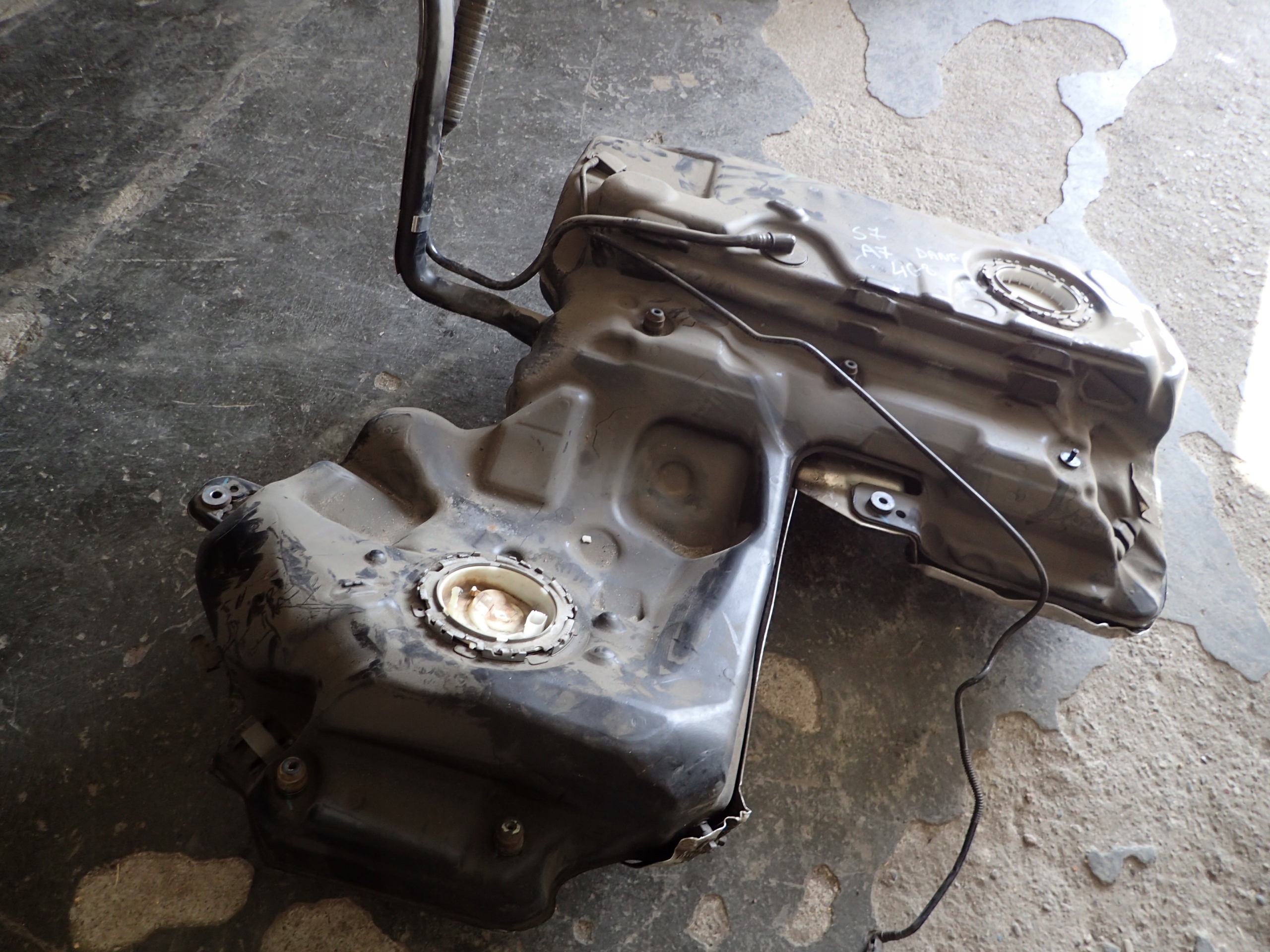 AUDI S7 4G8 паливний бак бак насос наповнювач