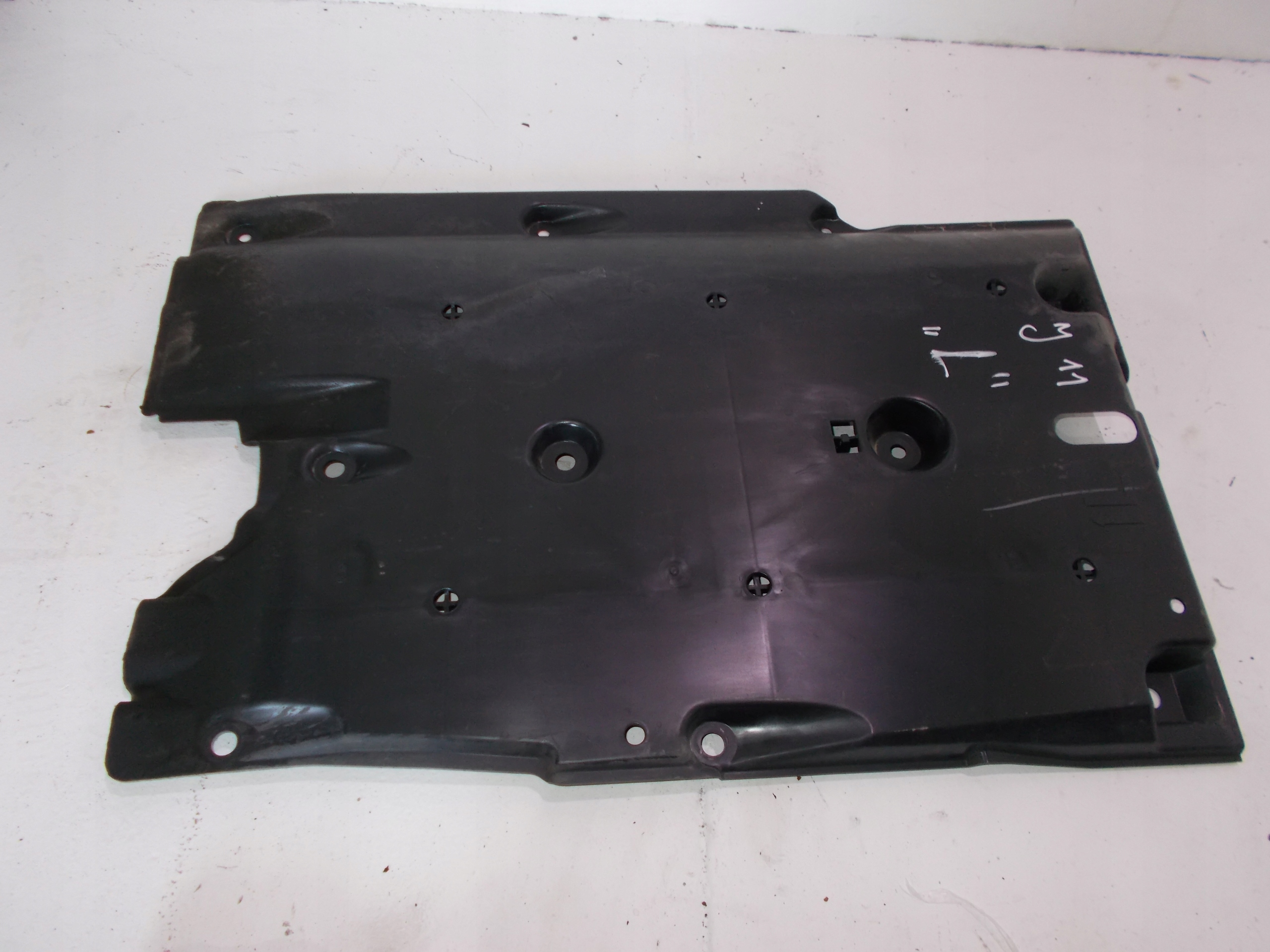 NISSAN QASHQAI J11 1,6 DCI OSŁONA LEWA PODWOZIA