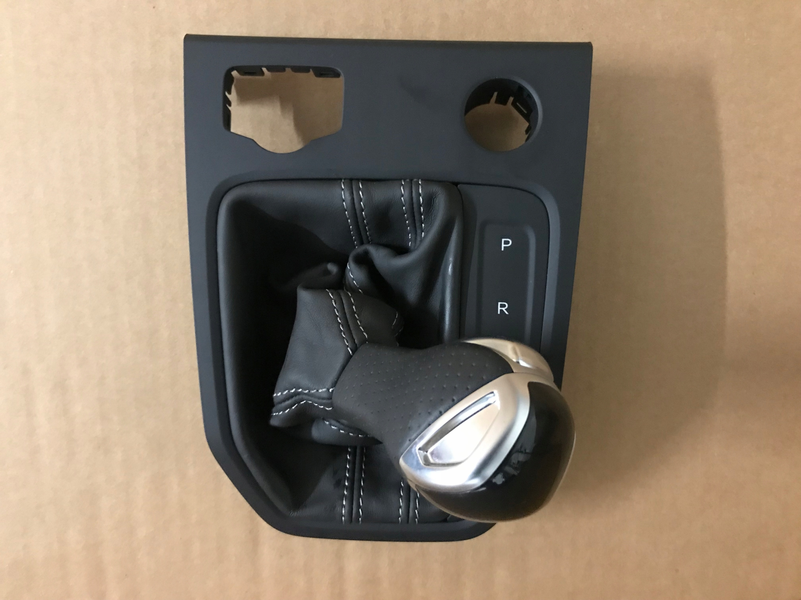 82C713463 - Ручка сильфона AUDI A1 82C864261C