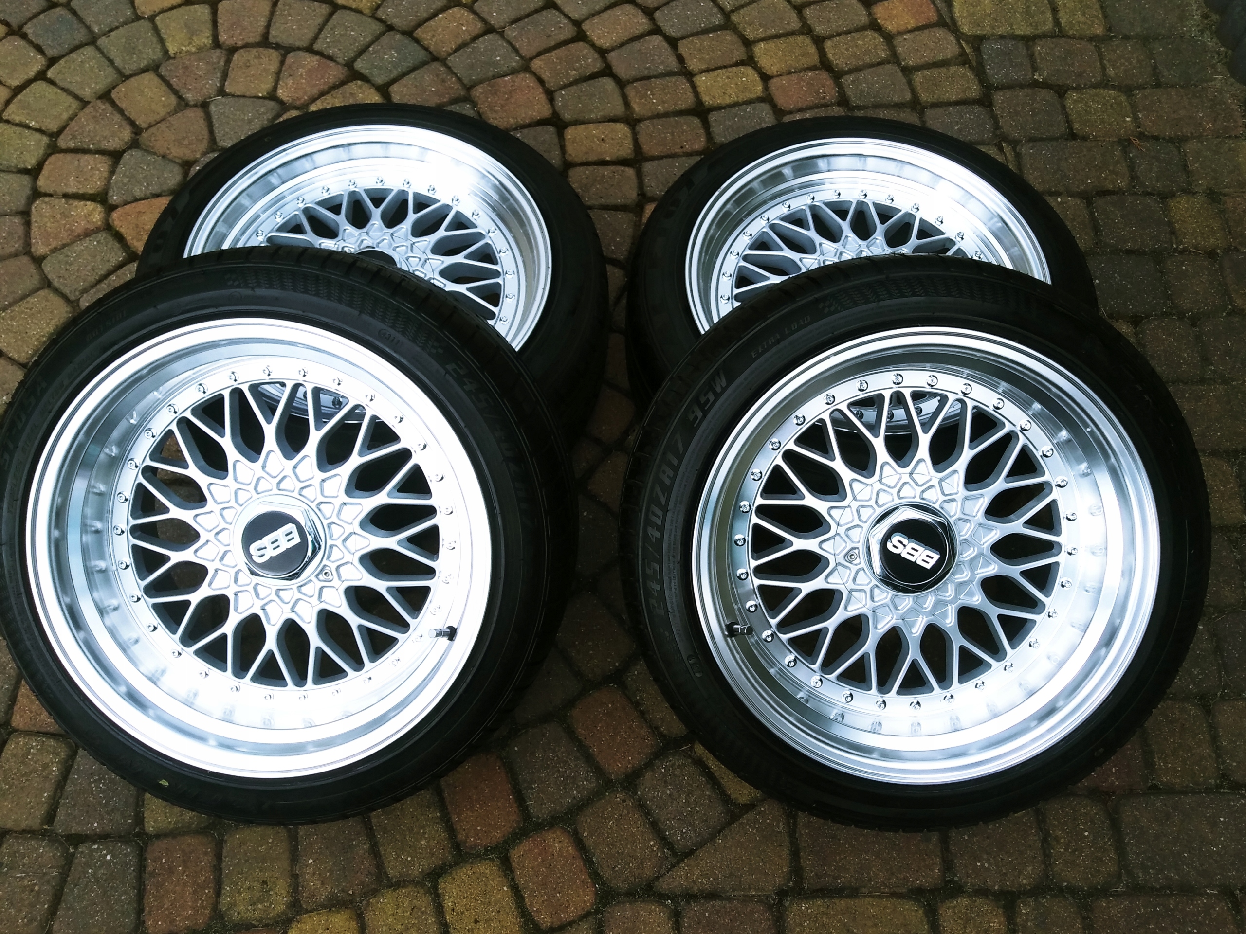 KOŁA Felgi 17 5x112 Mercees 129 140 Rodzaj felg Aluminiowe