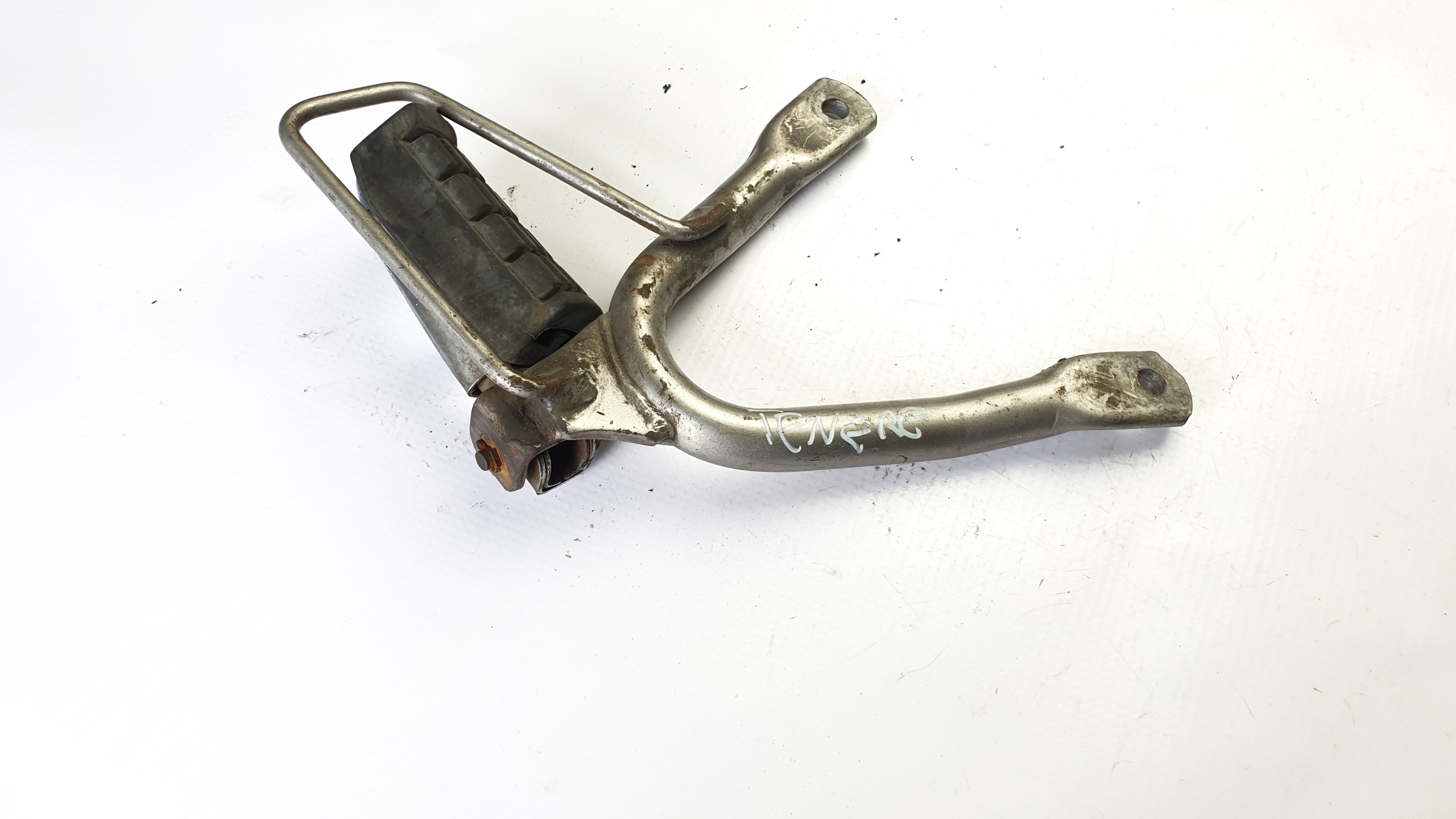 PODNÓŻEK PASAŻERA LEWY YAMAHA TENERE XTZ 660