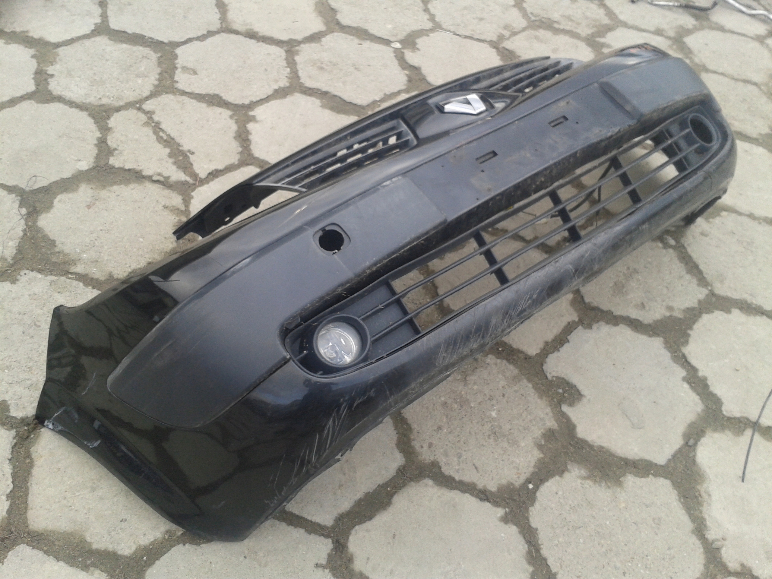 ПЕРЕДНИЙ БАМПЕР ПЕРЕДНИЙ RENAULT SCENIC 2 NV676