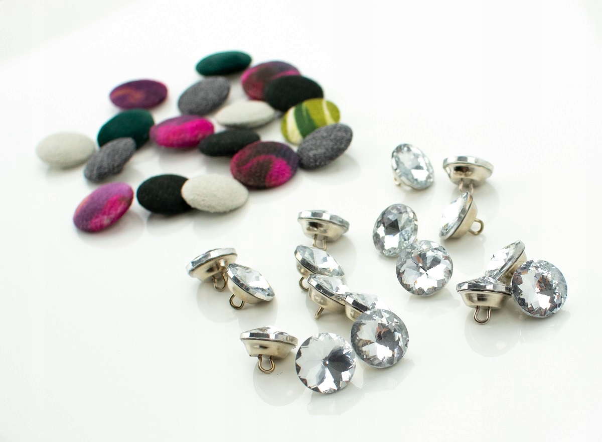 Opcja dodatkowa GUZIK PIKOWANY do paneli