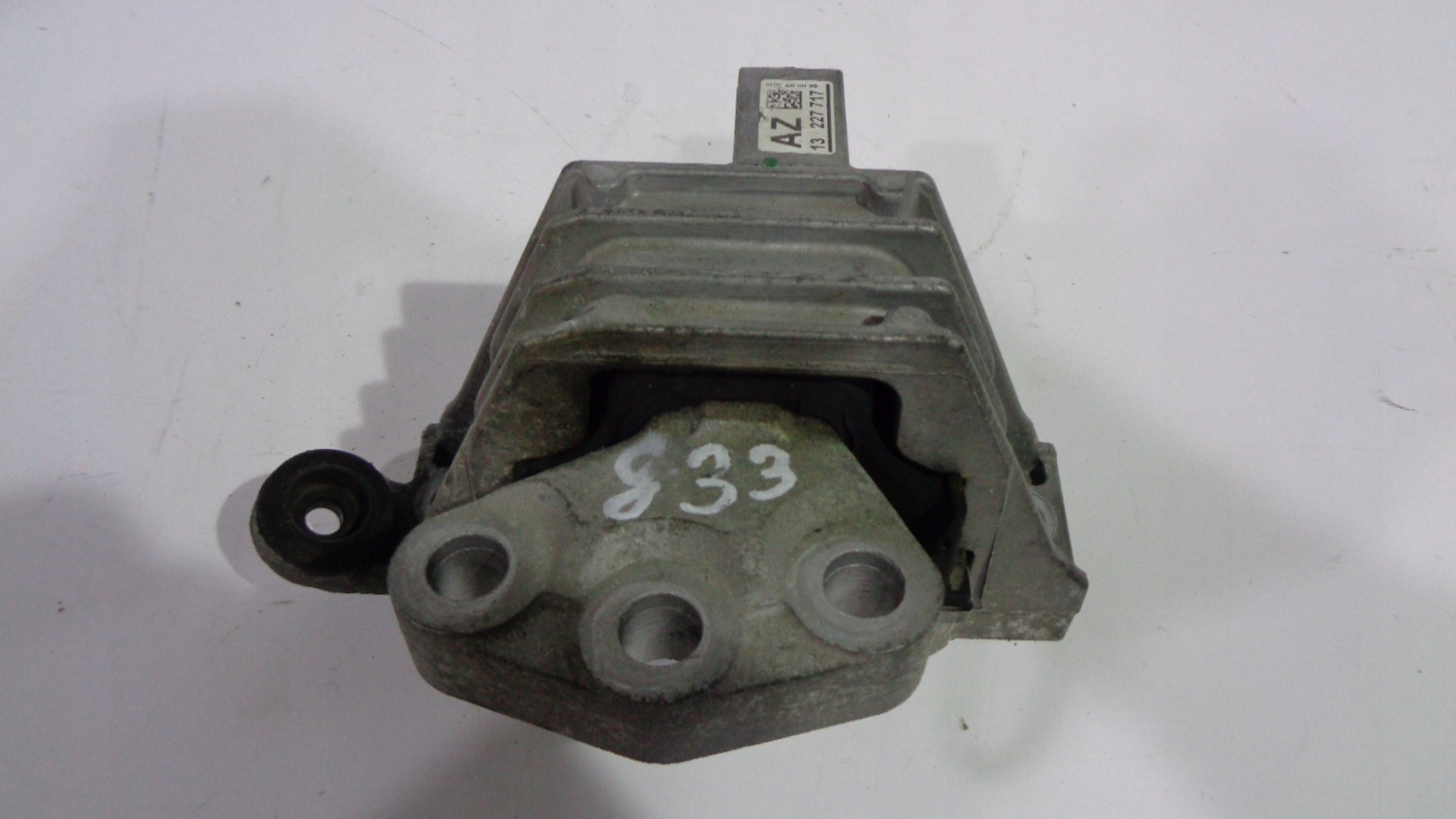 Opel łapa poduszka silnika 13227717