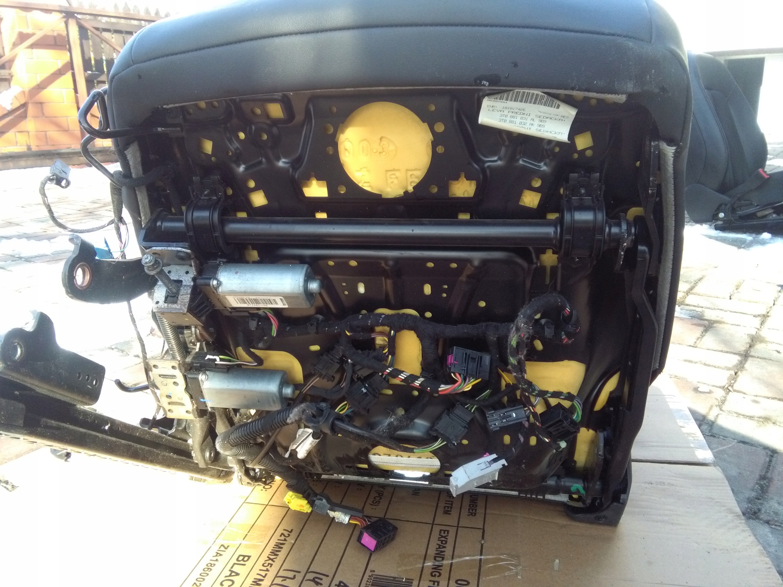 SKODA oe 3T0881031AL