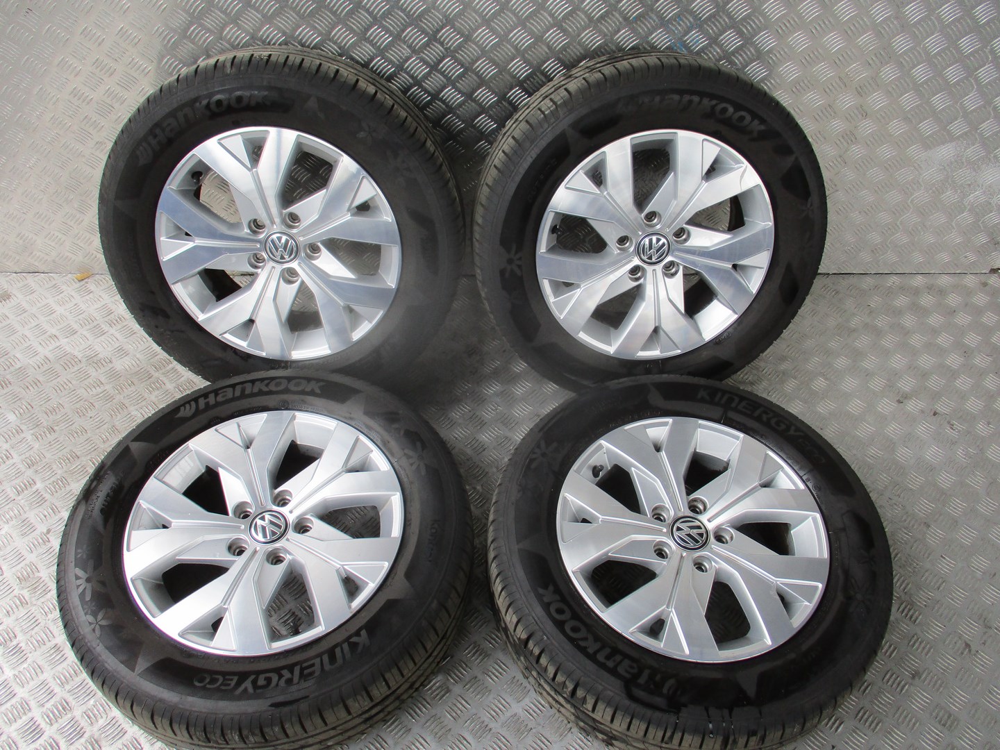 Koła Felgi Opony VW Passat B8 3G0 R16 6MM