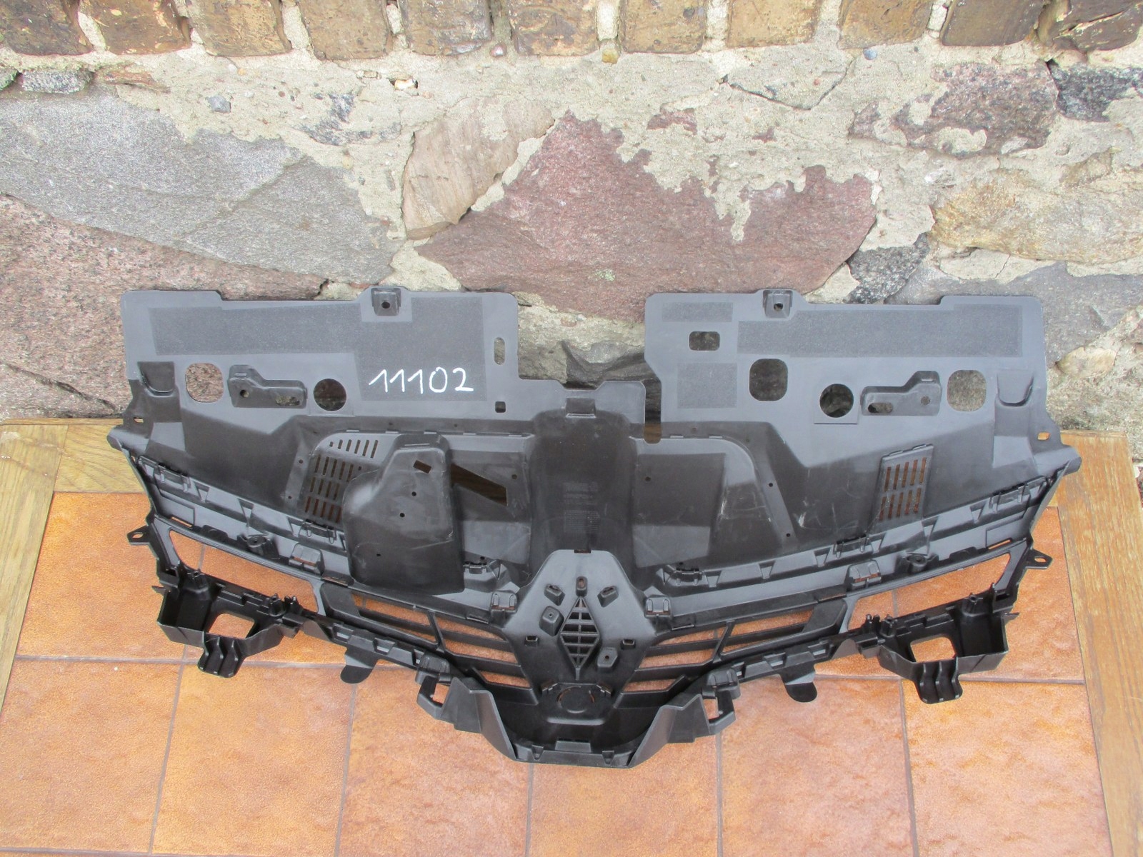 renault CLIO IV рестайлинг решетка радиатора Усилитель